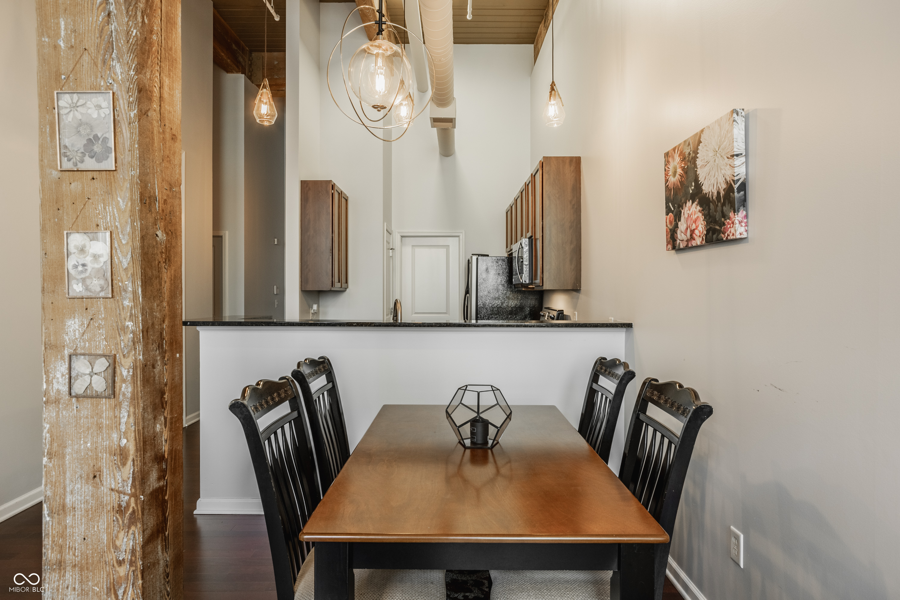 630 N College Avenue Unit: 305