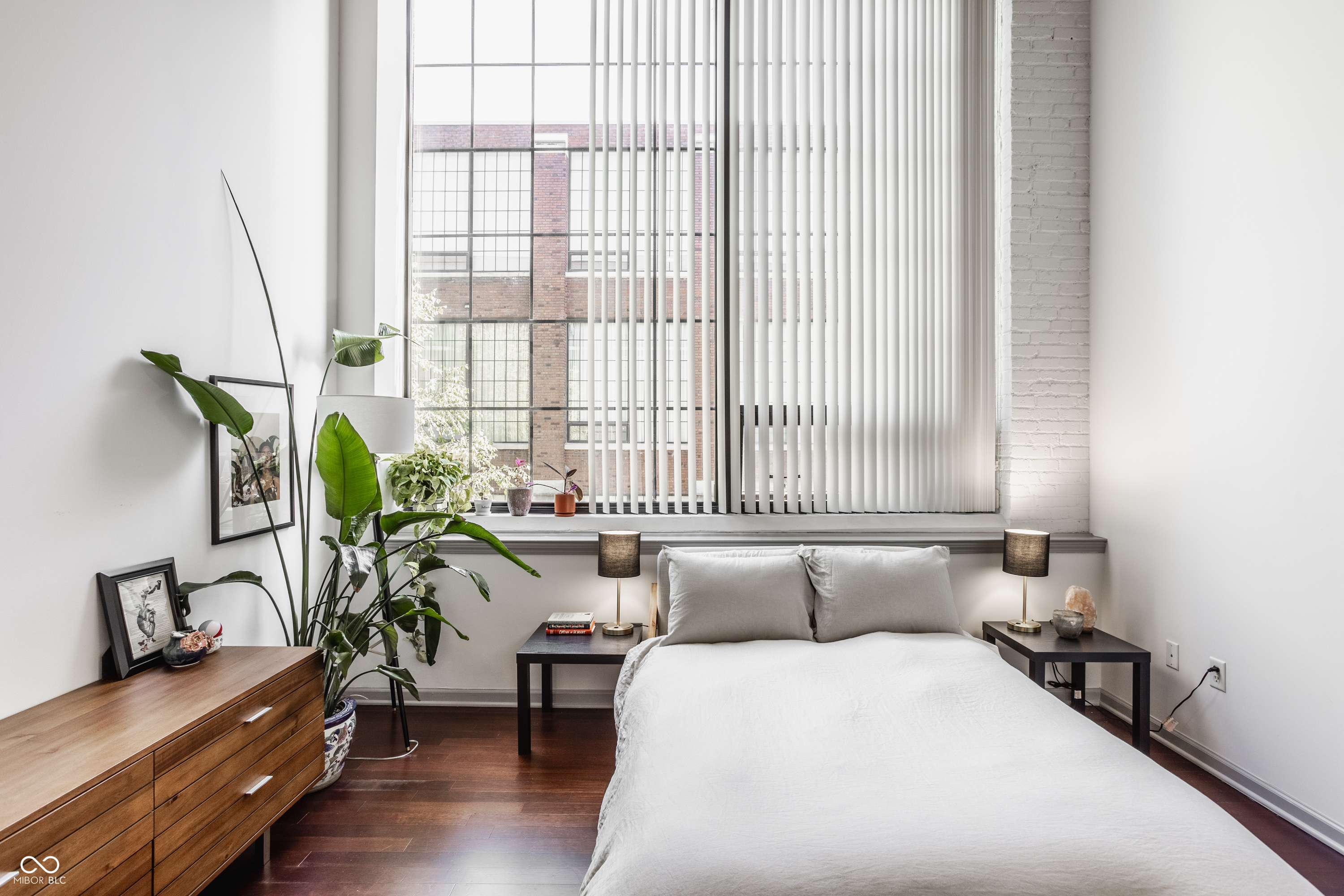 630 N College Avenue Unit: 305