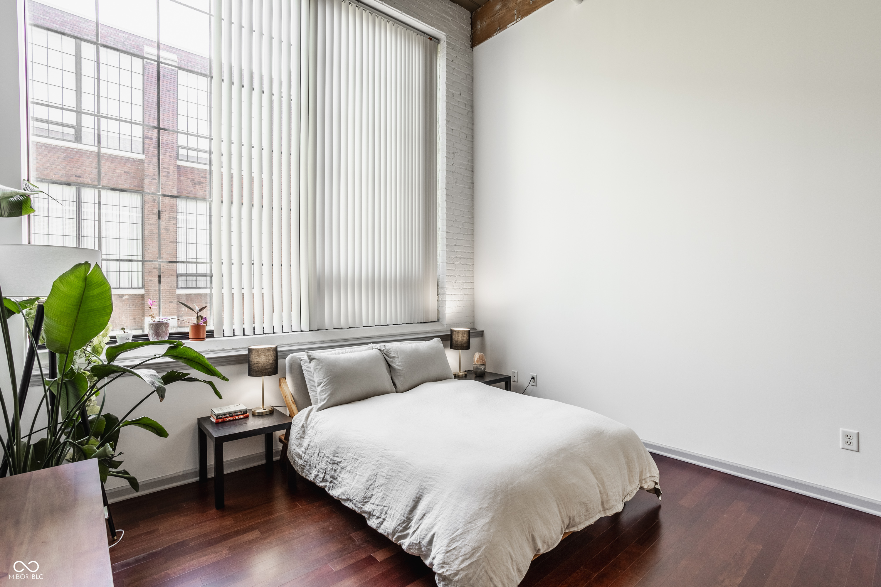 630 N College Avenue Unit: 305