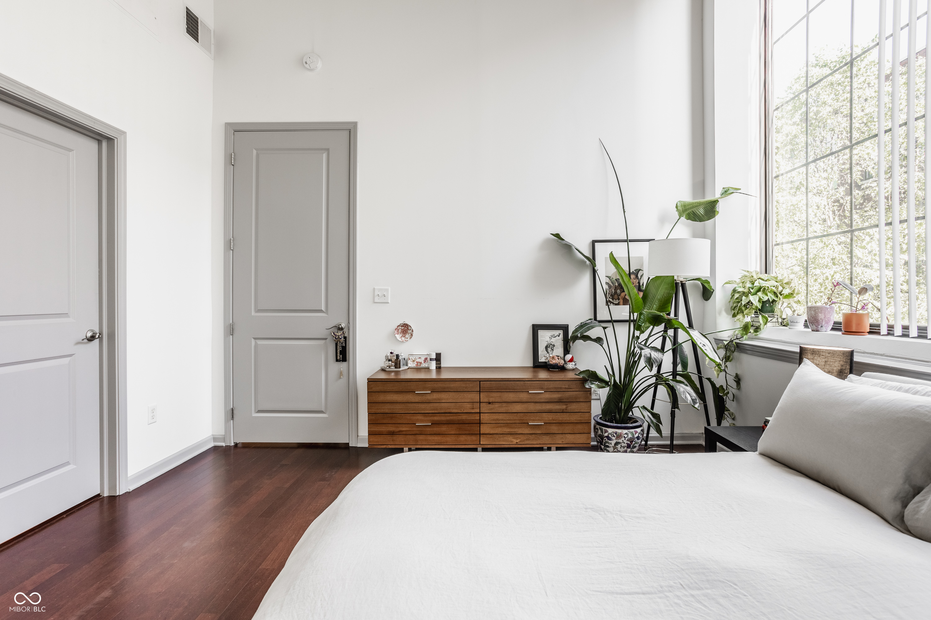 630 N College Avenue Unit: 305