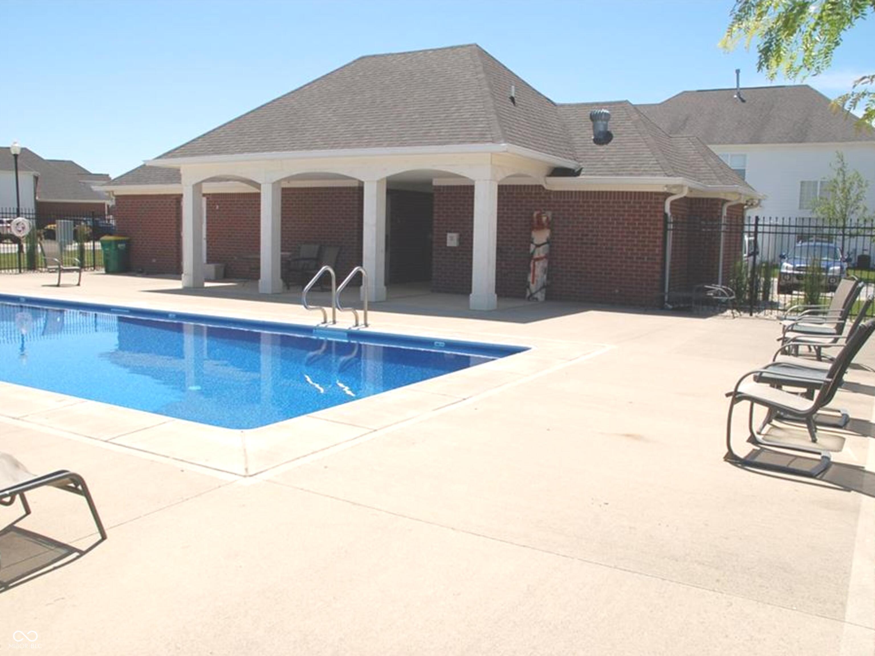 16321 Meadowlands Court