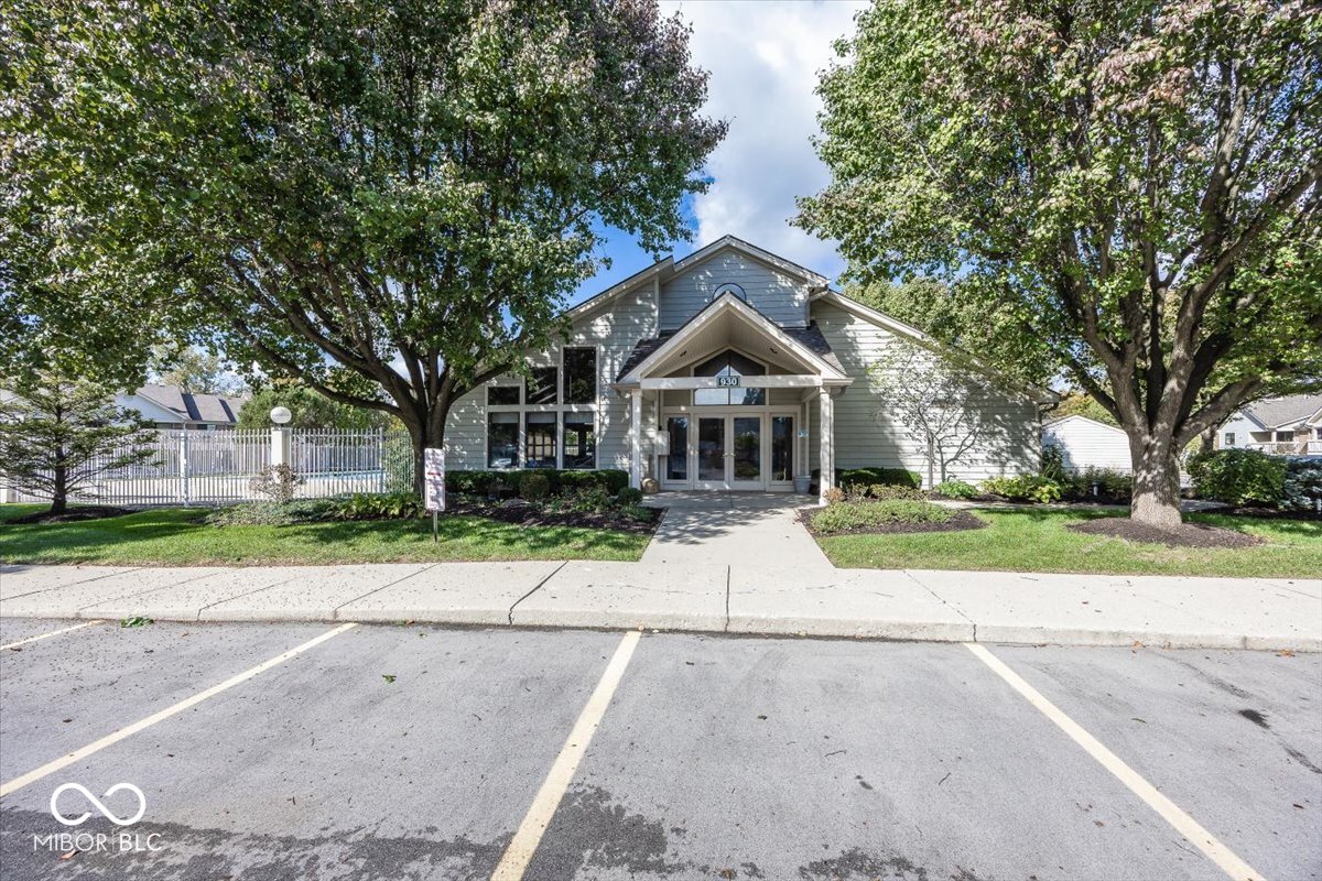 11740 Glenbrook Court Unit: UNIT 103