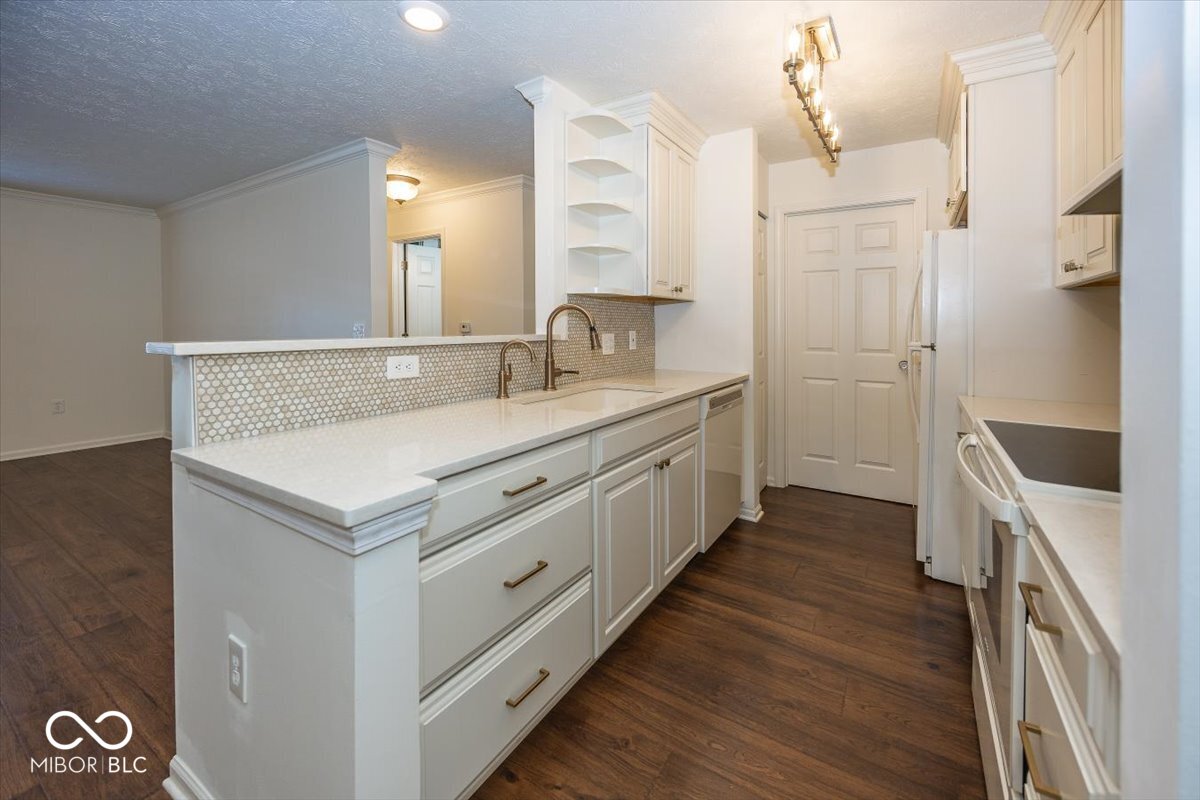 11740 Glenbrook Court Unit: UNIT 103