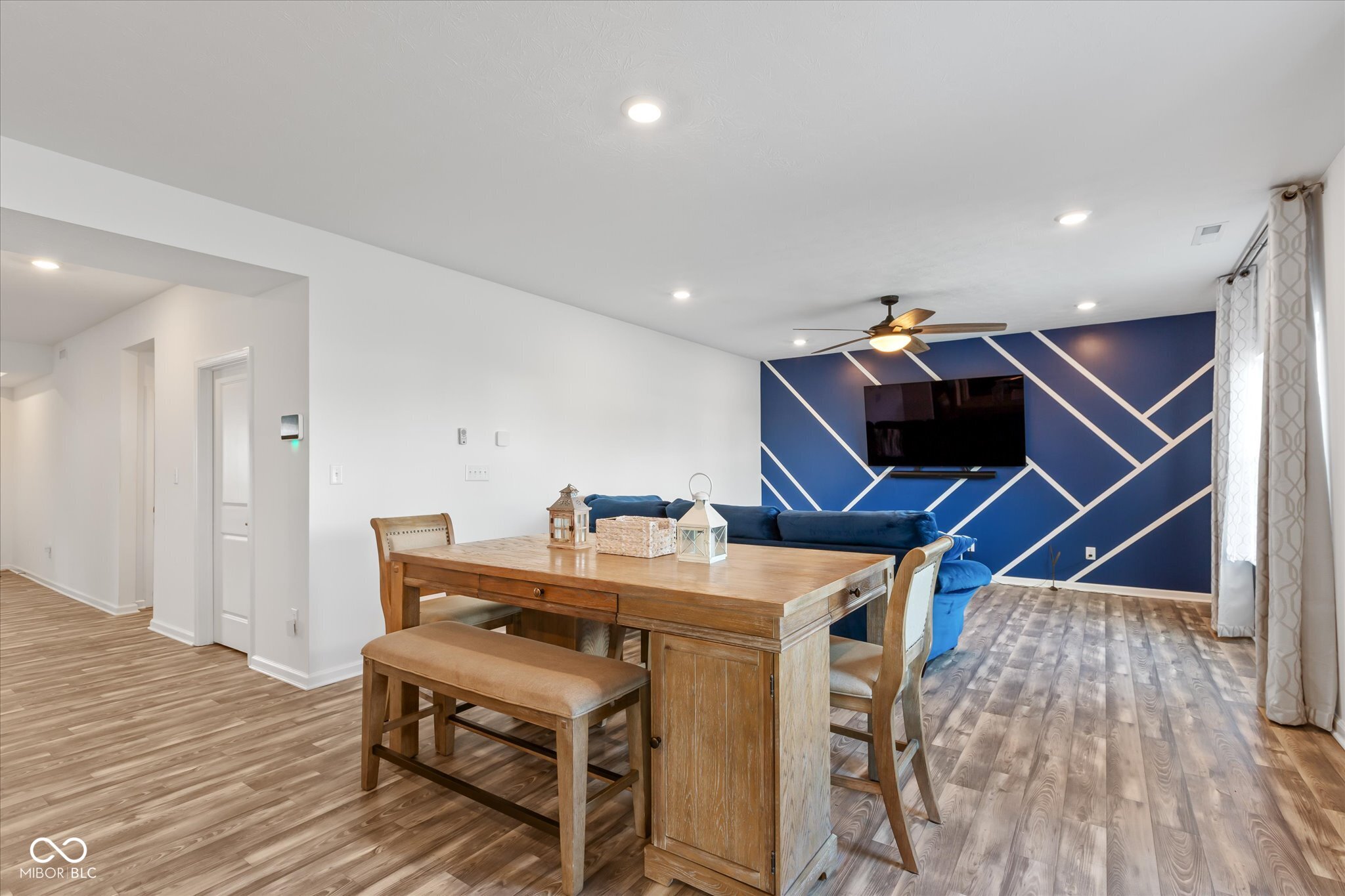 6910 Honeysuckle Way