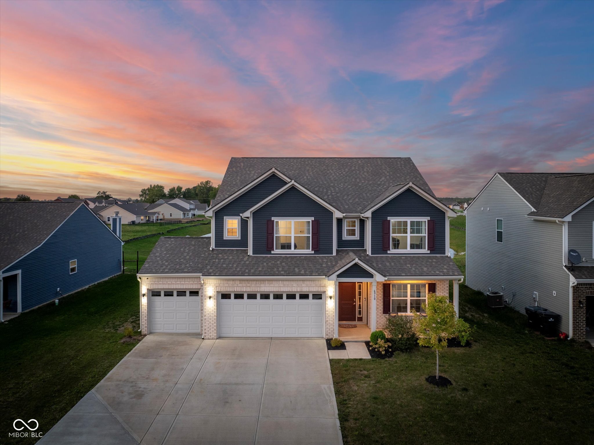 6910 Honeysuckle Way