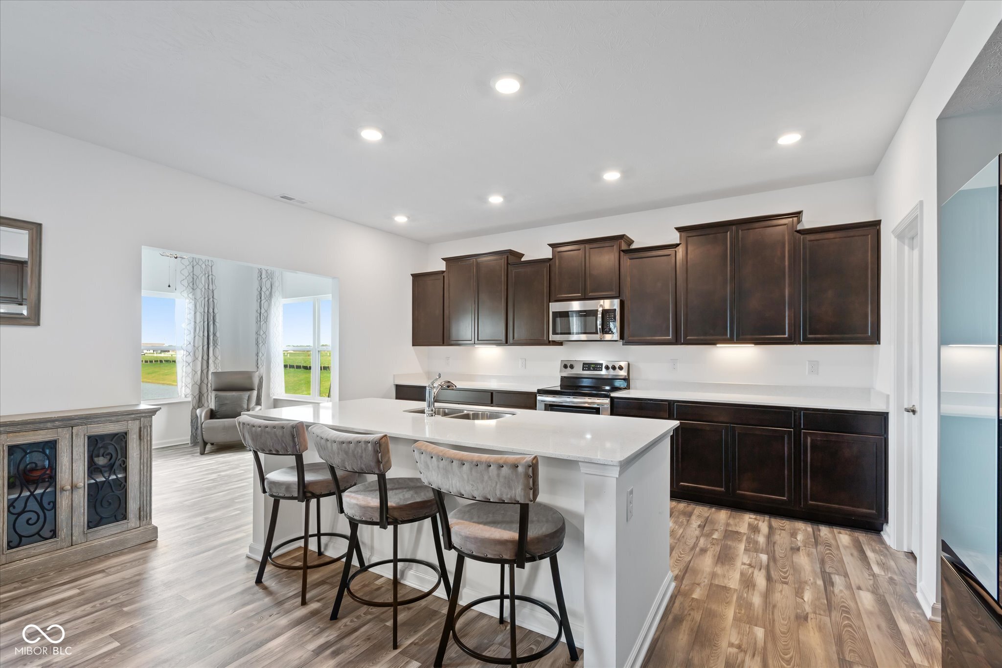 6910 Honeysuckle Way