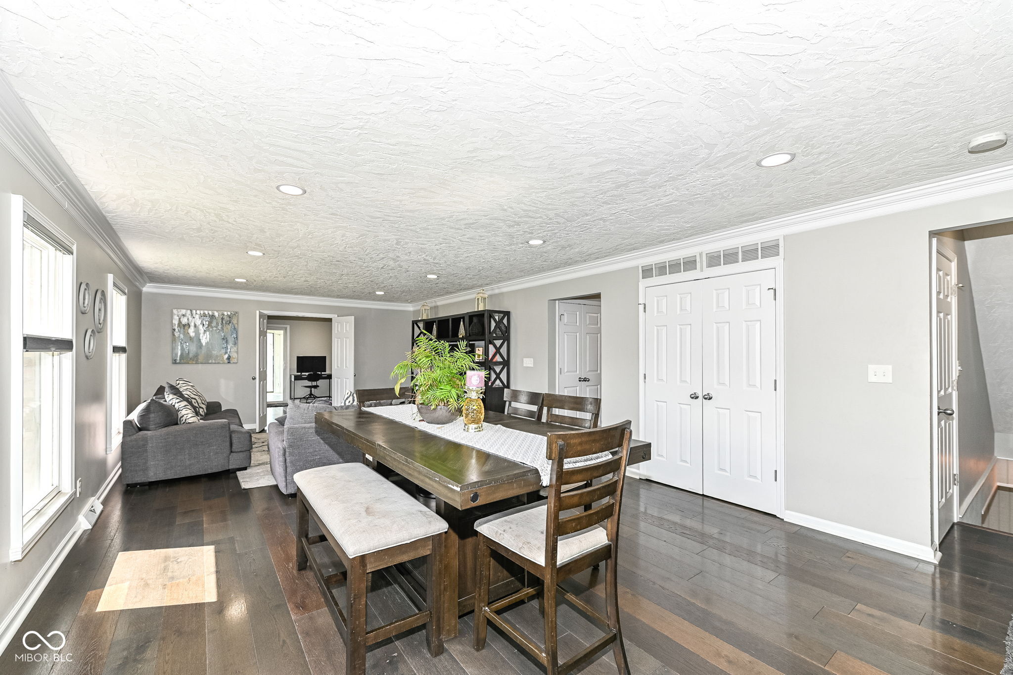8528 Quail Hollow Road