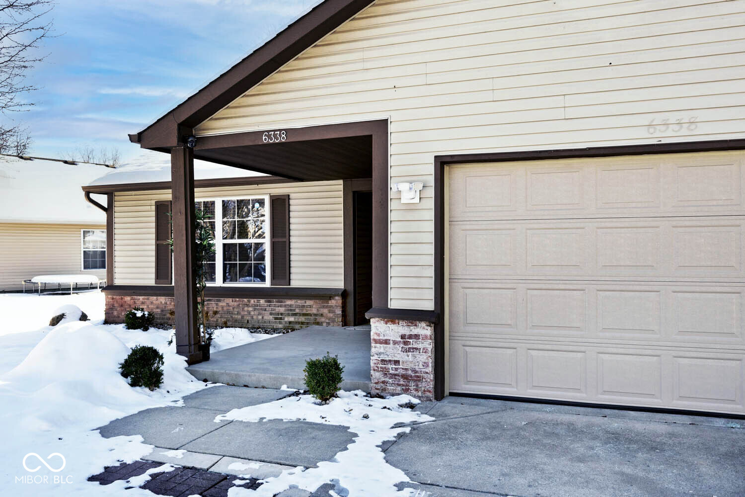 6338 Cooper Pointe Drive