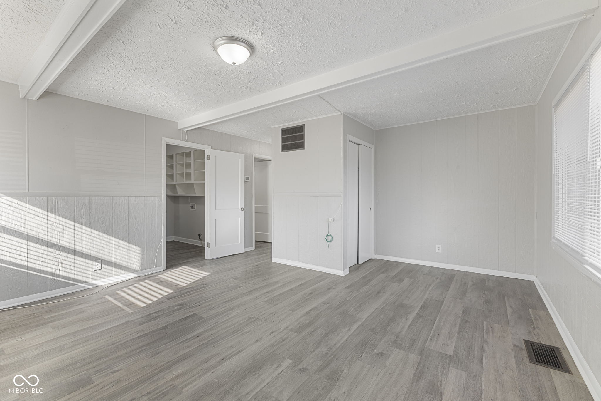 4876 Barlow Drive