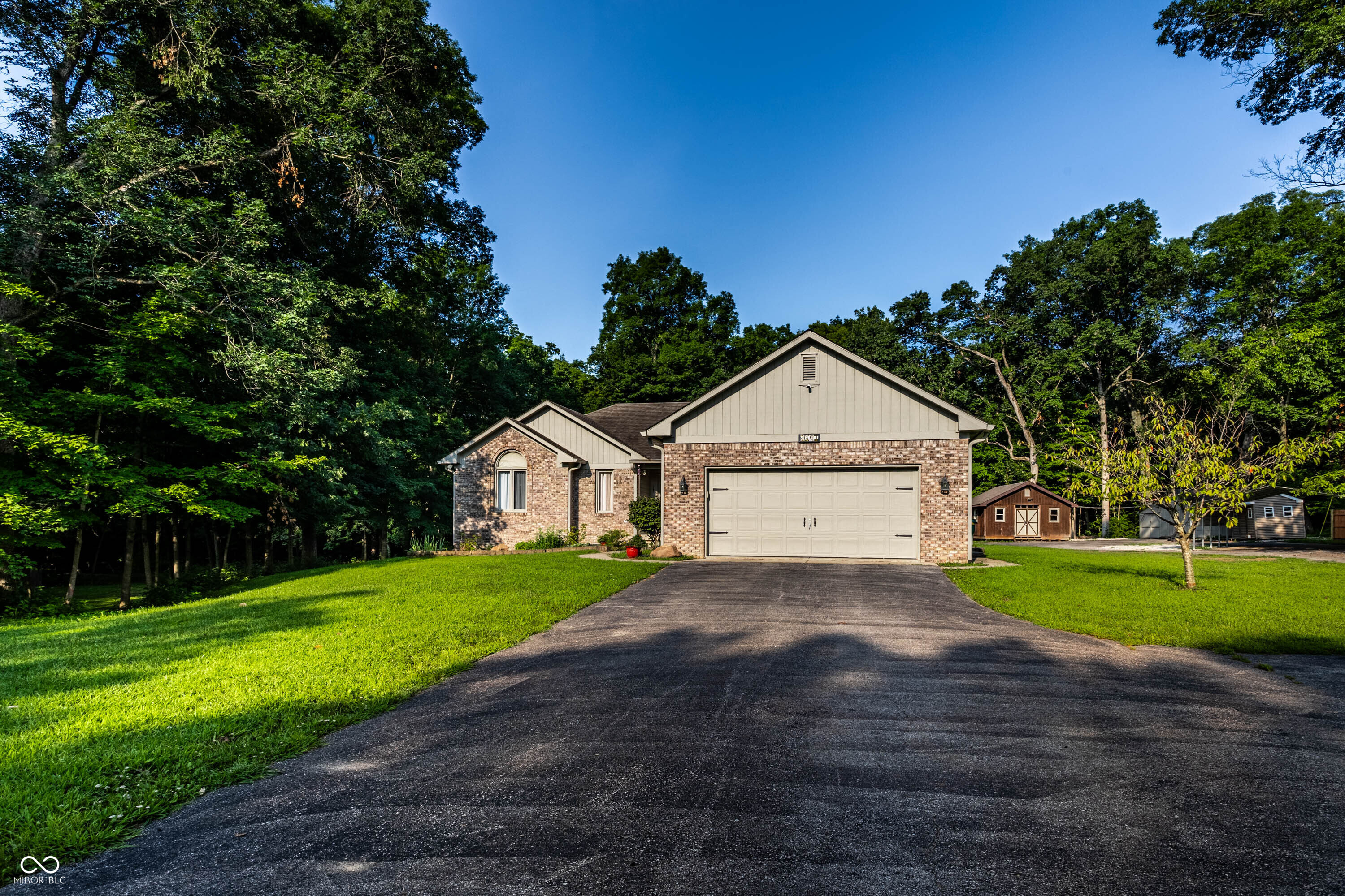 6884 S County Road 400 E