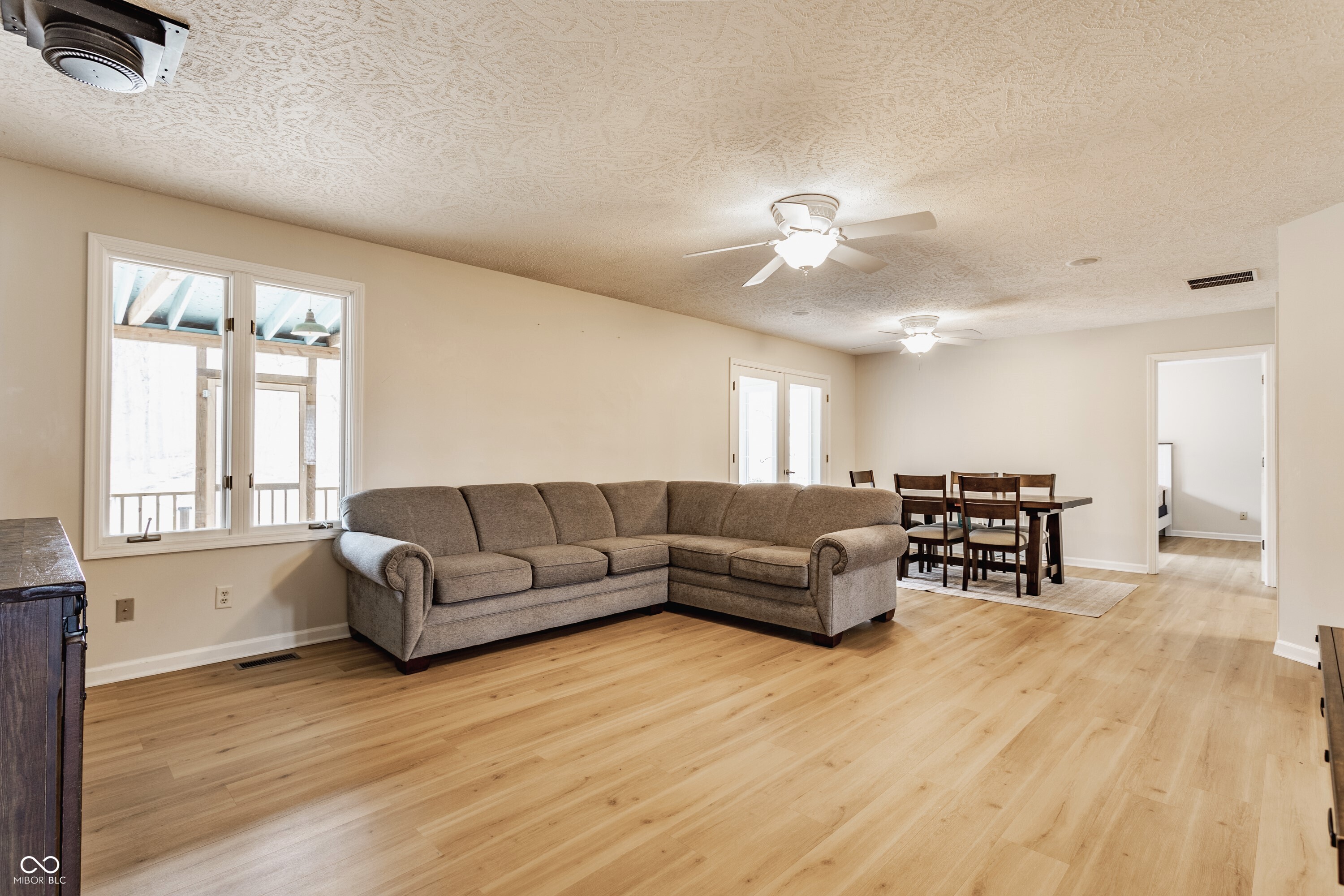 6884 S County Road 400 E