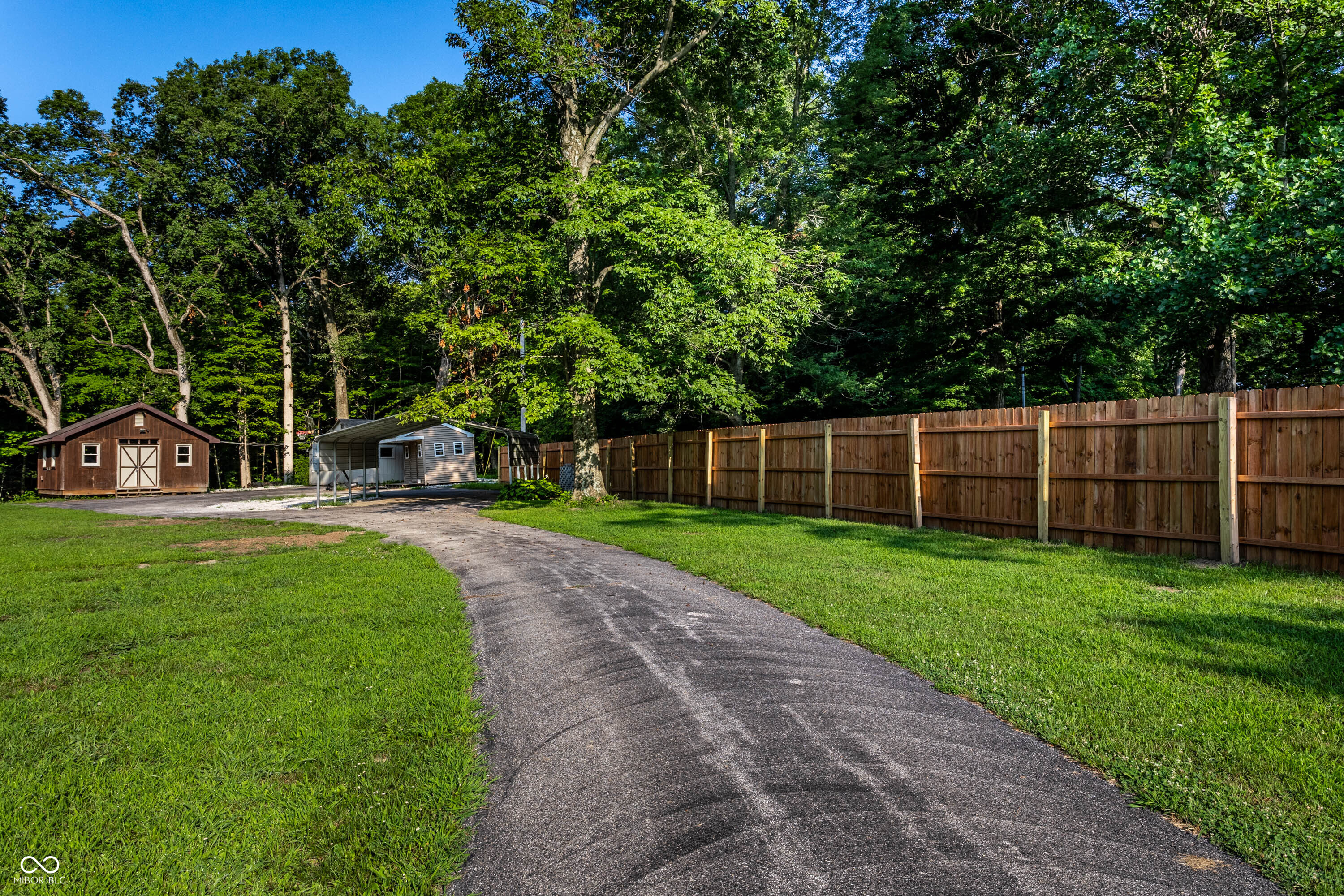 6884 S County Road 400 E