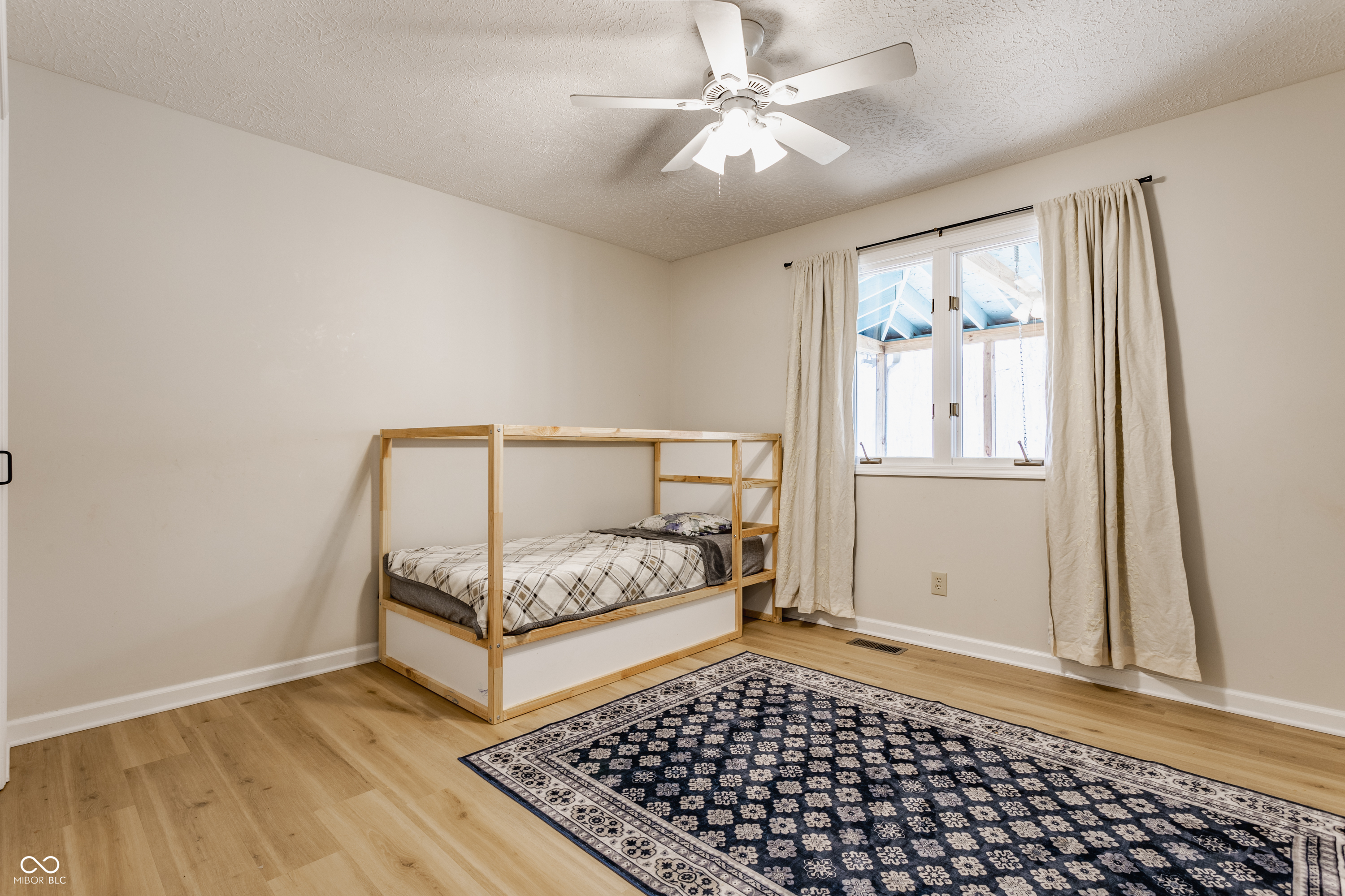 6884 S County Road 400 E