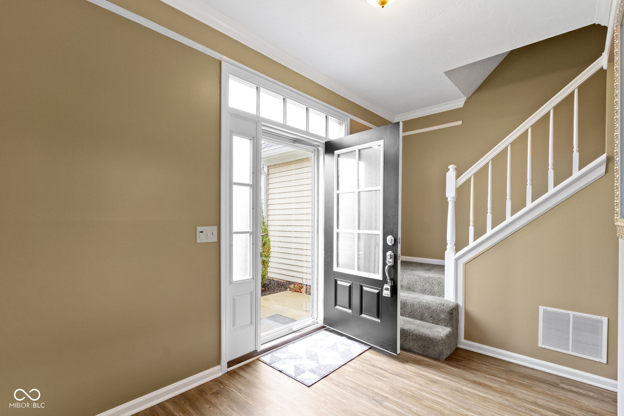 7591 Meadow Ridge Drive
