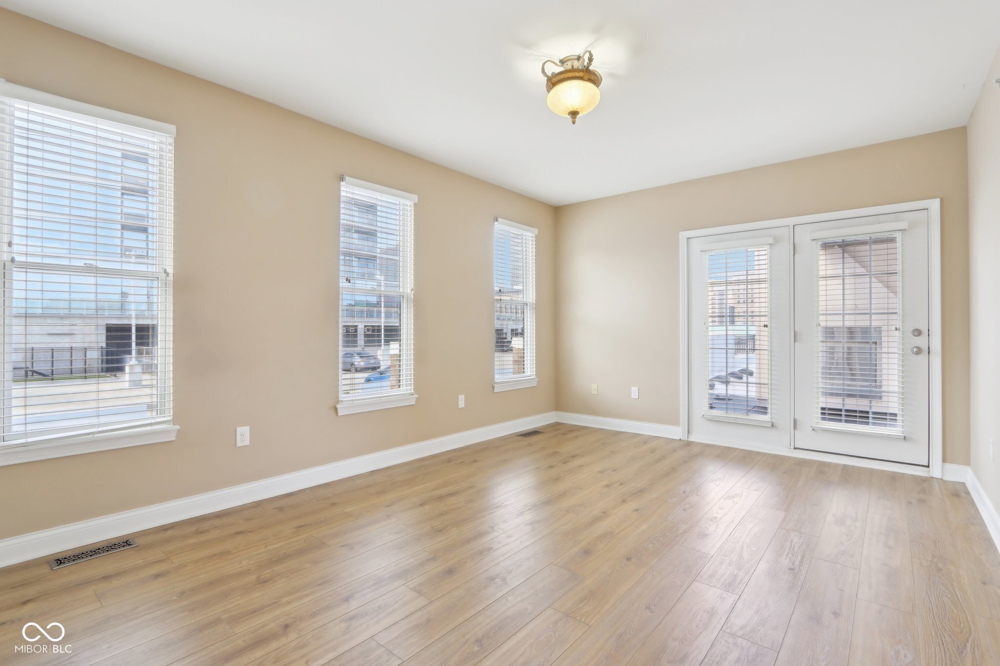 355 E Ohio Street Unit: 309