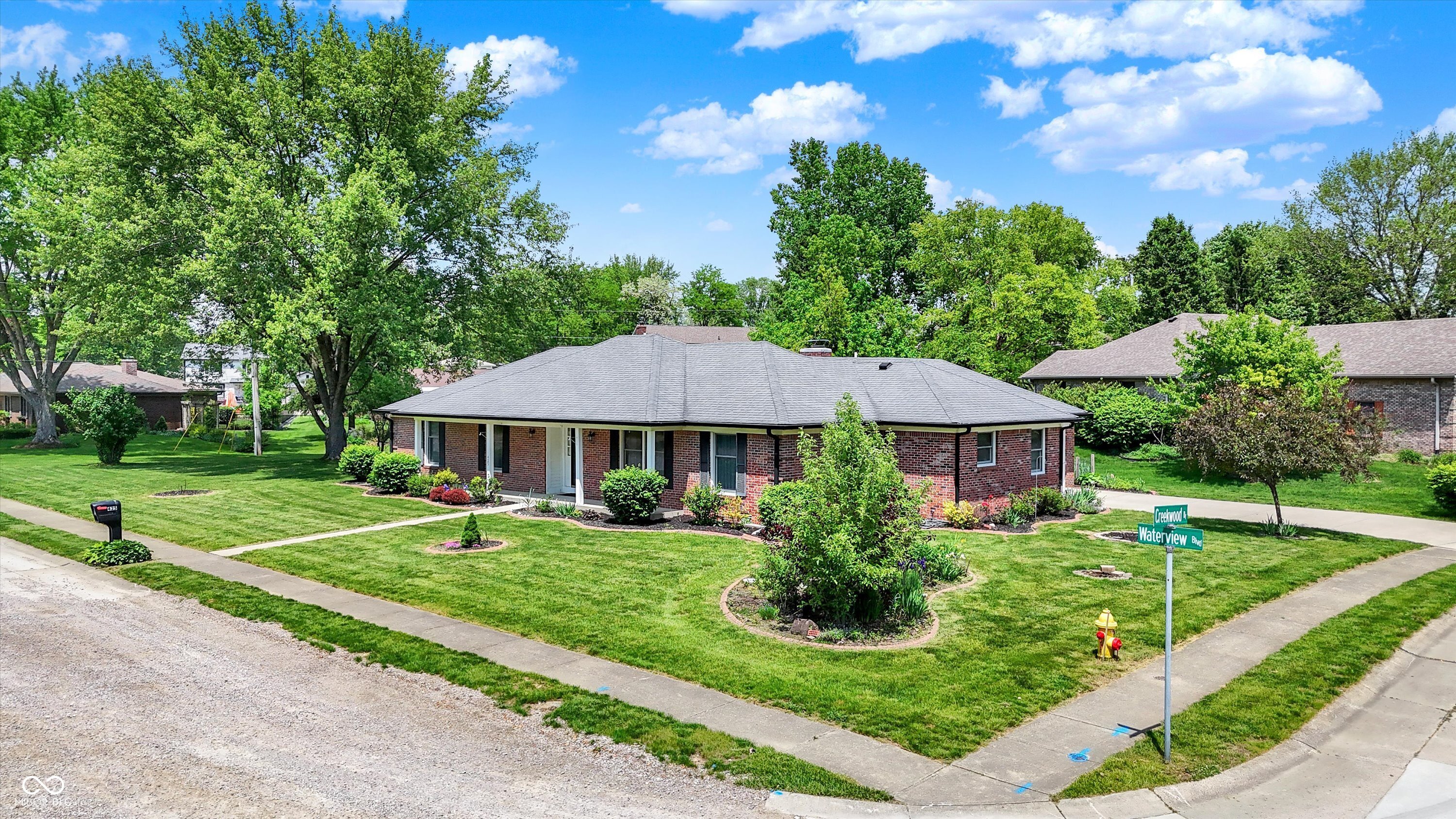 425 Waterview Boulevard