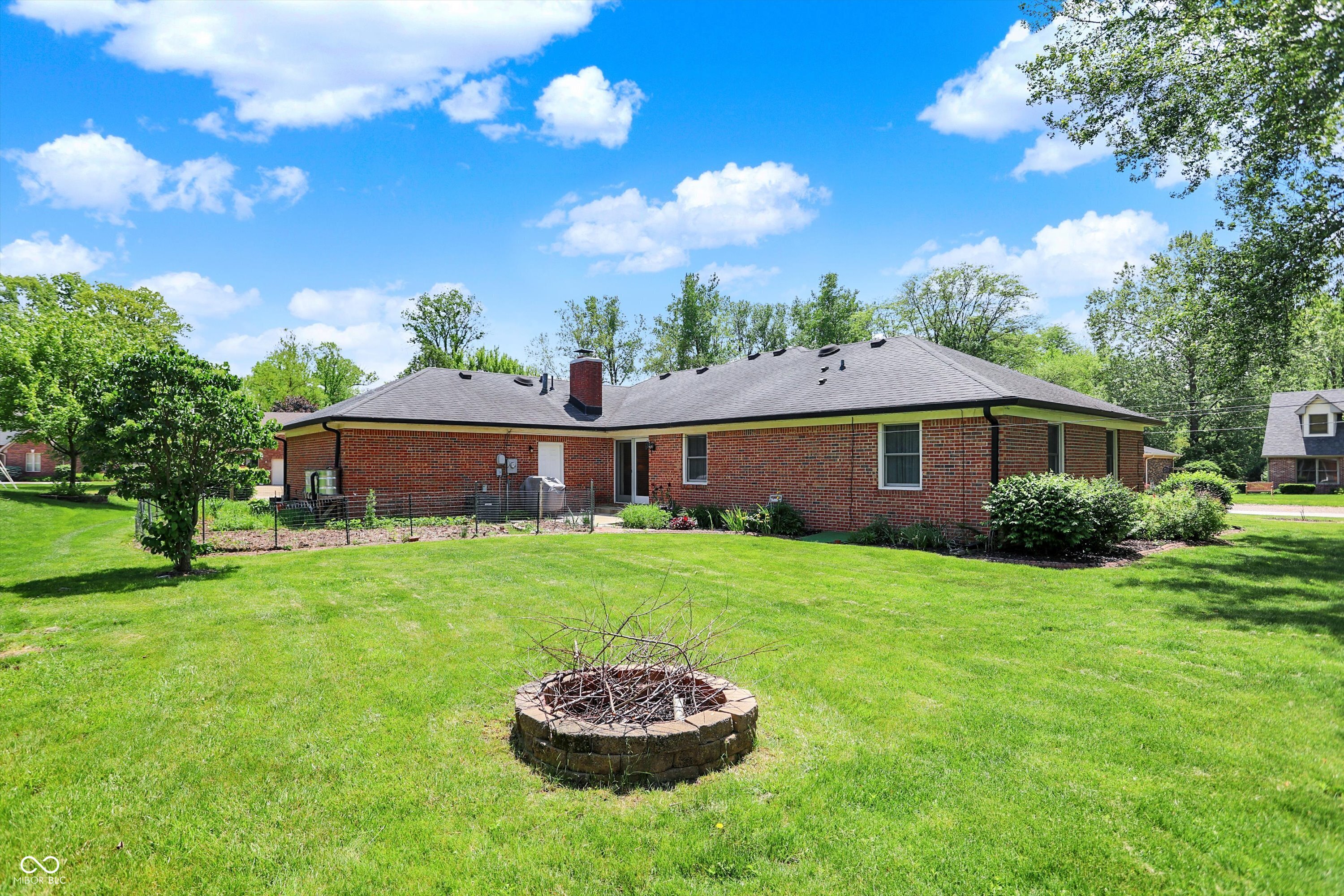 425 Waterview Boulevard