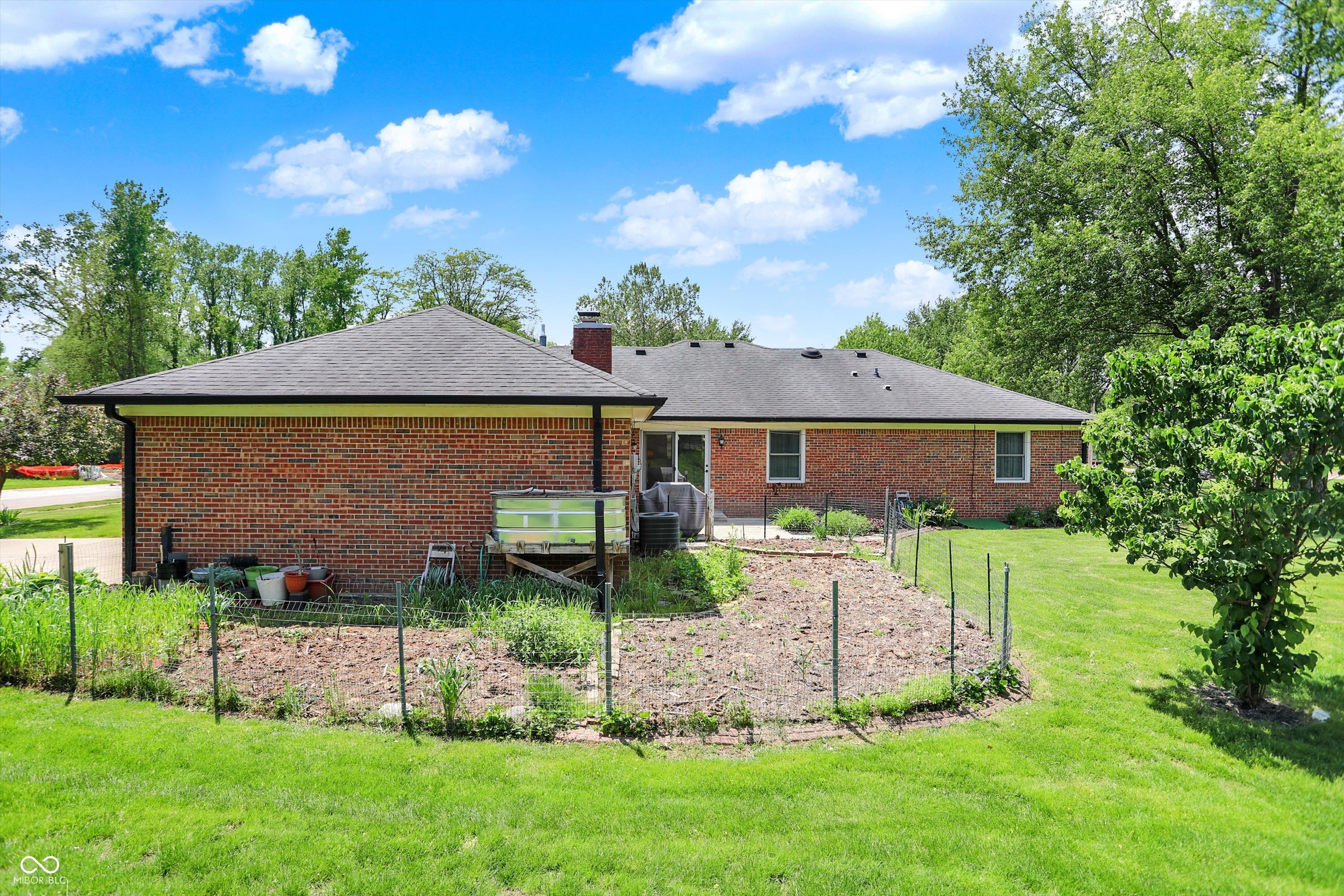 425 Waterview Boulevard