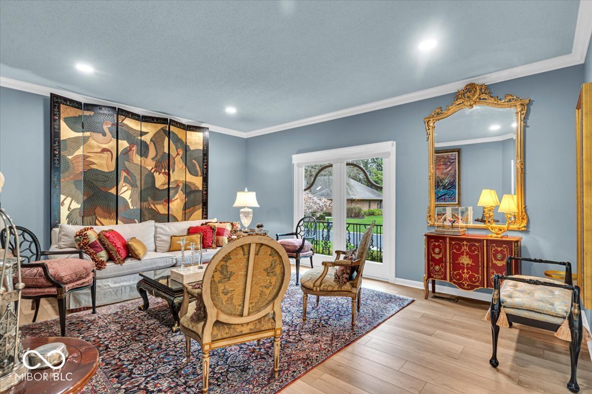 958 Tamarack Cir N Drive