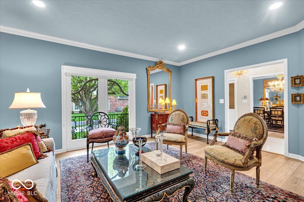 958 Tamarack Cir N Drive