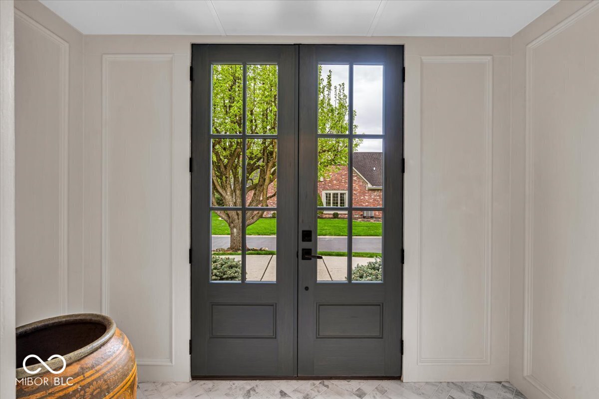 958 Tamarack Cir N Drive