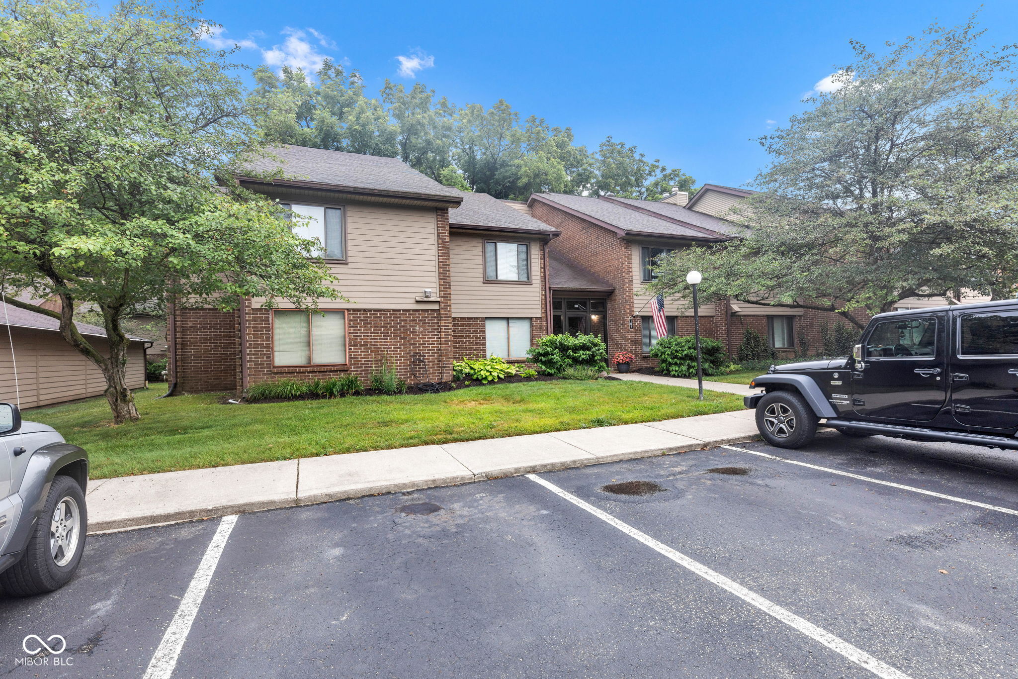 102 Knoll Court Unit: D