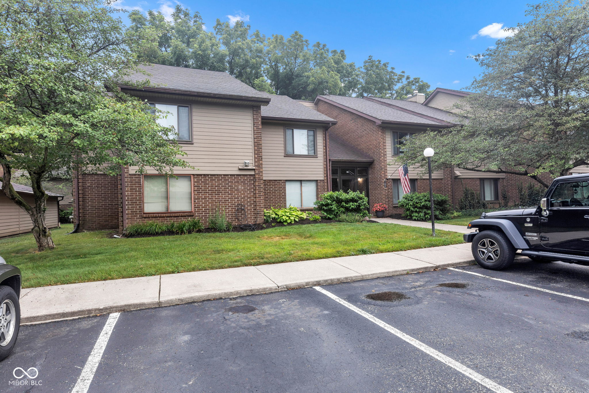 102 Knoll Court Unit: D
