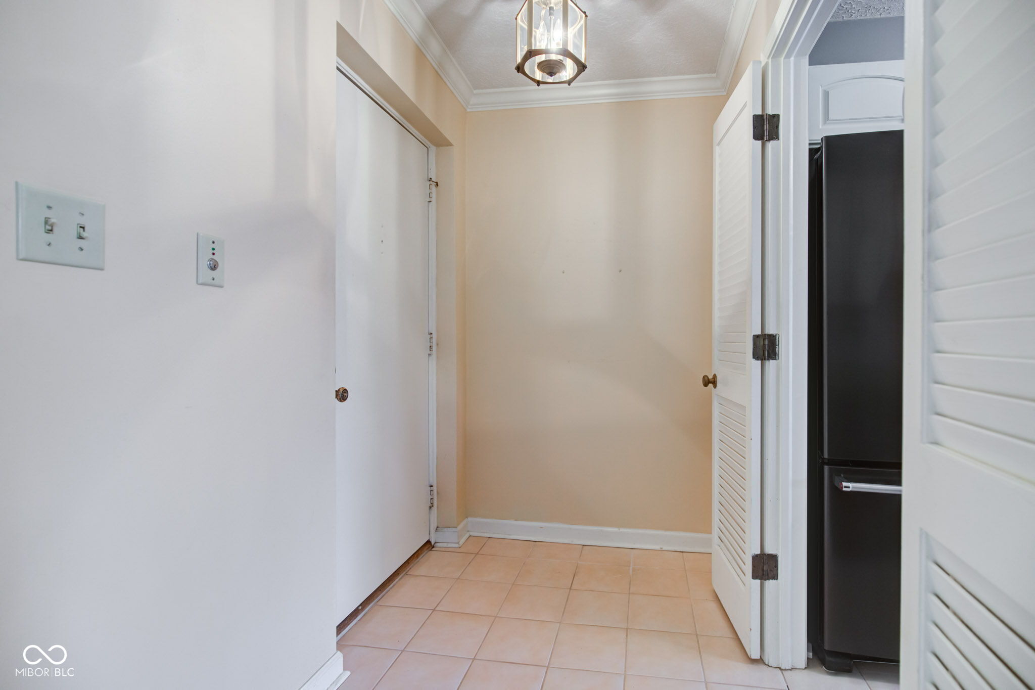 102 Knoll Court Unit: D