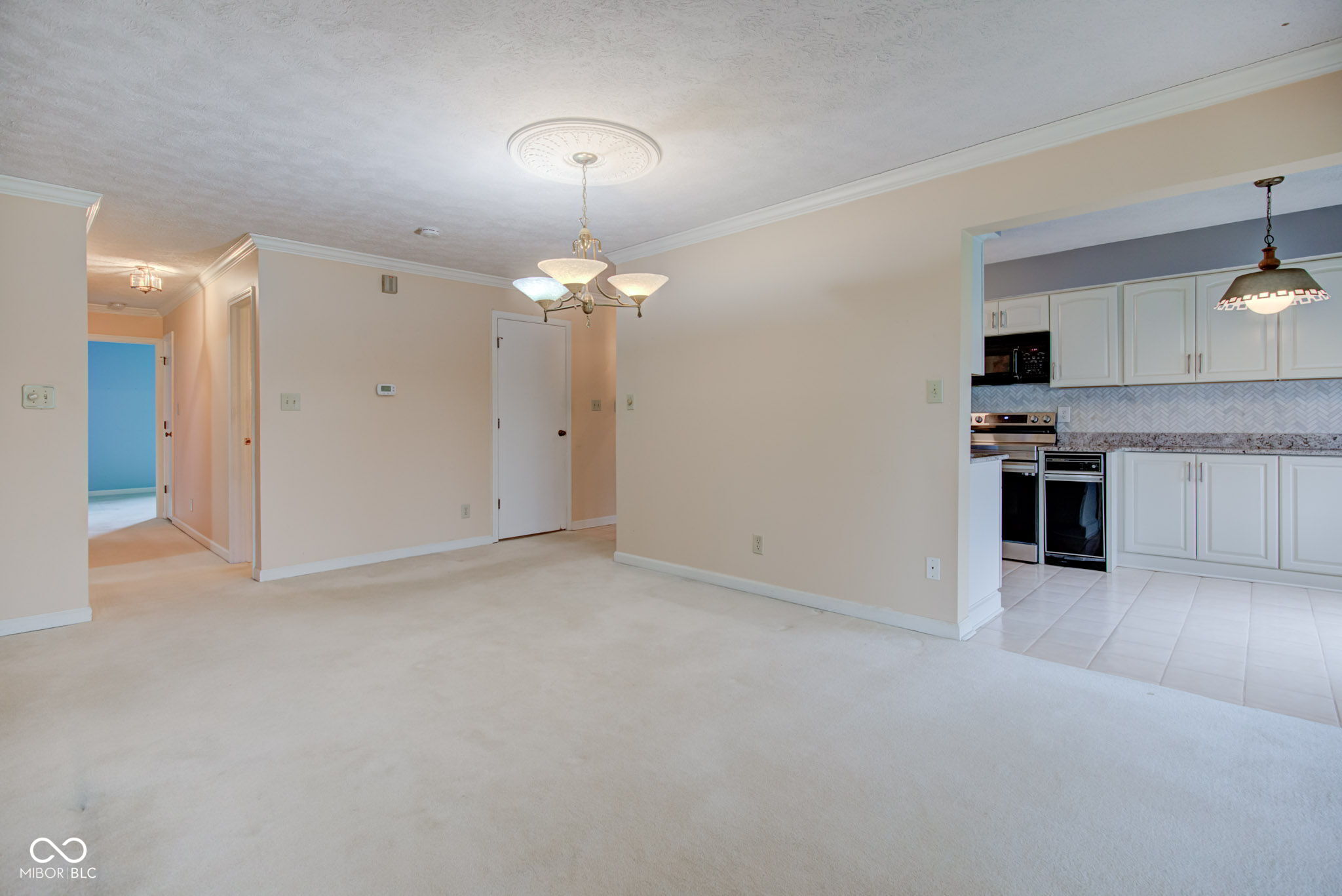 102 Knoll Court Unit: D
