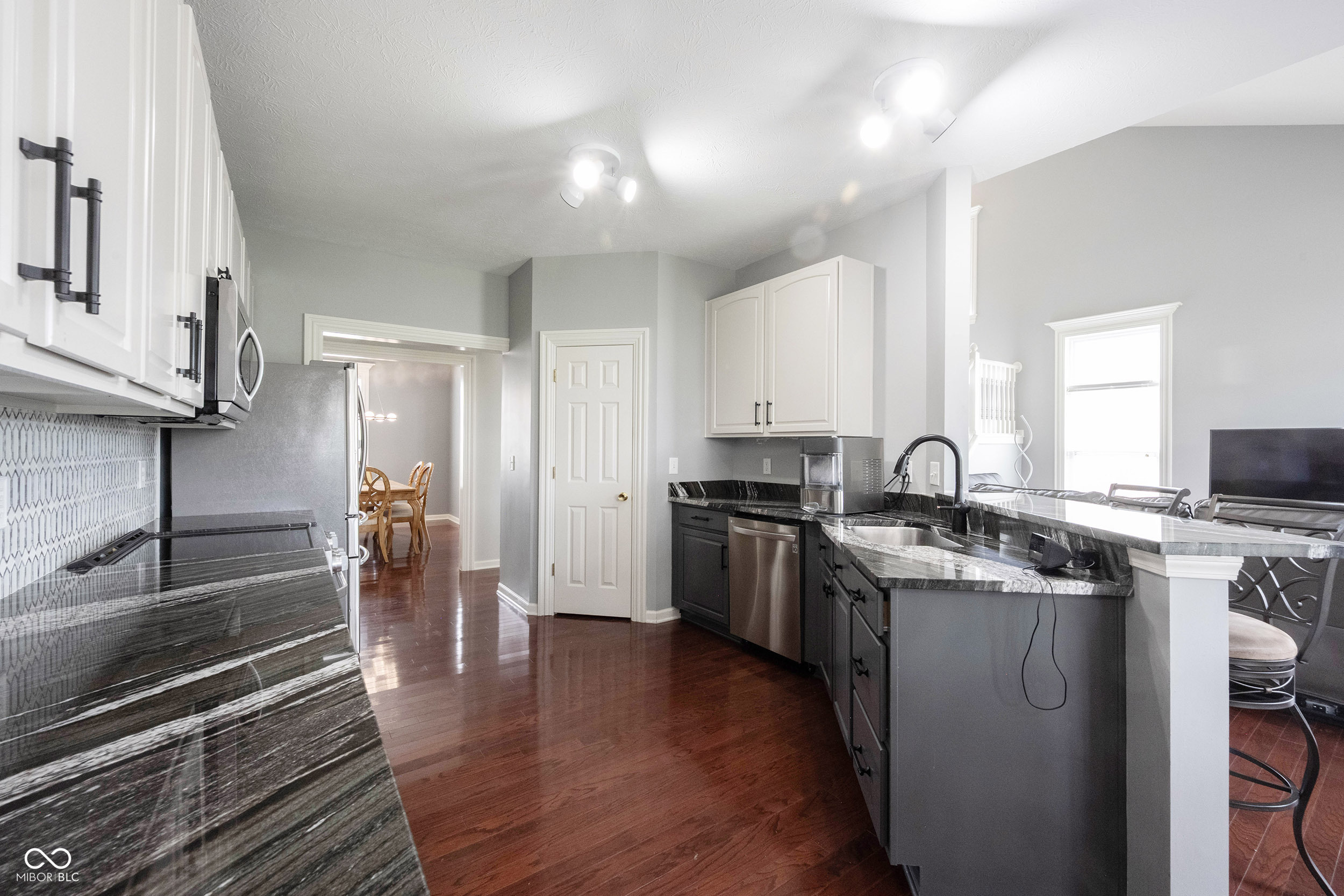 8748 N Autumnview Drive