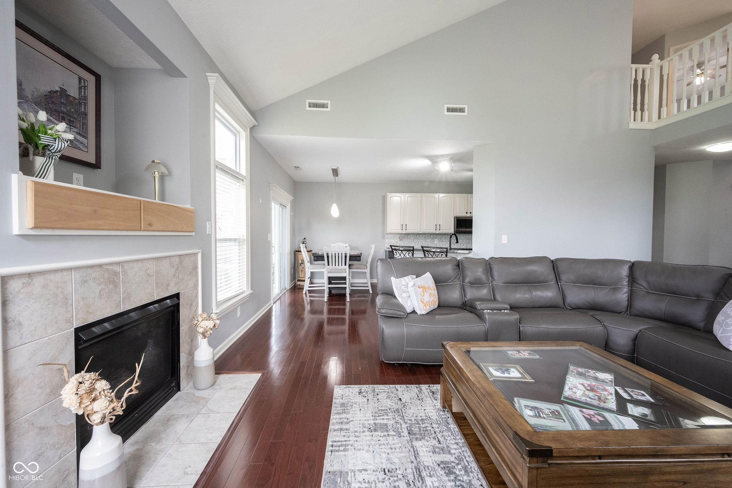 8748 N Autumnview Drive