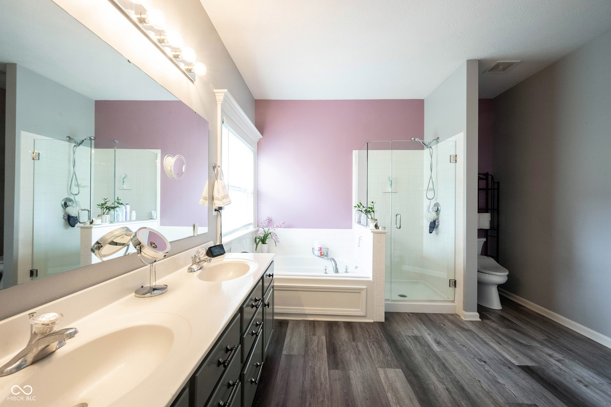 8748 N Autumnview Drive