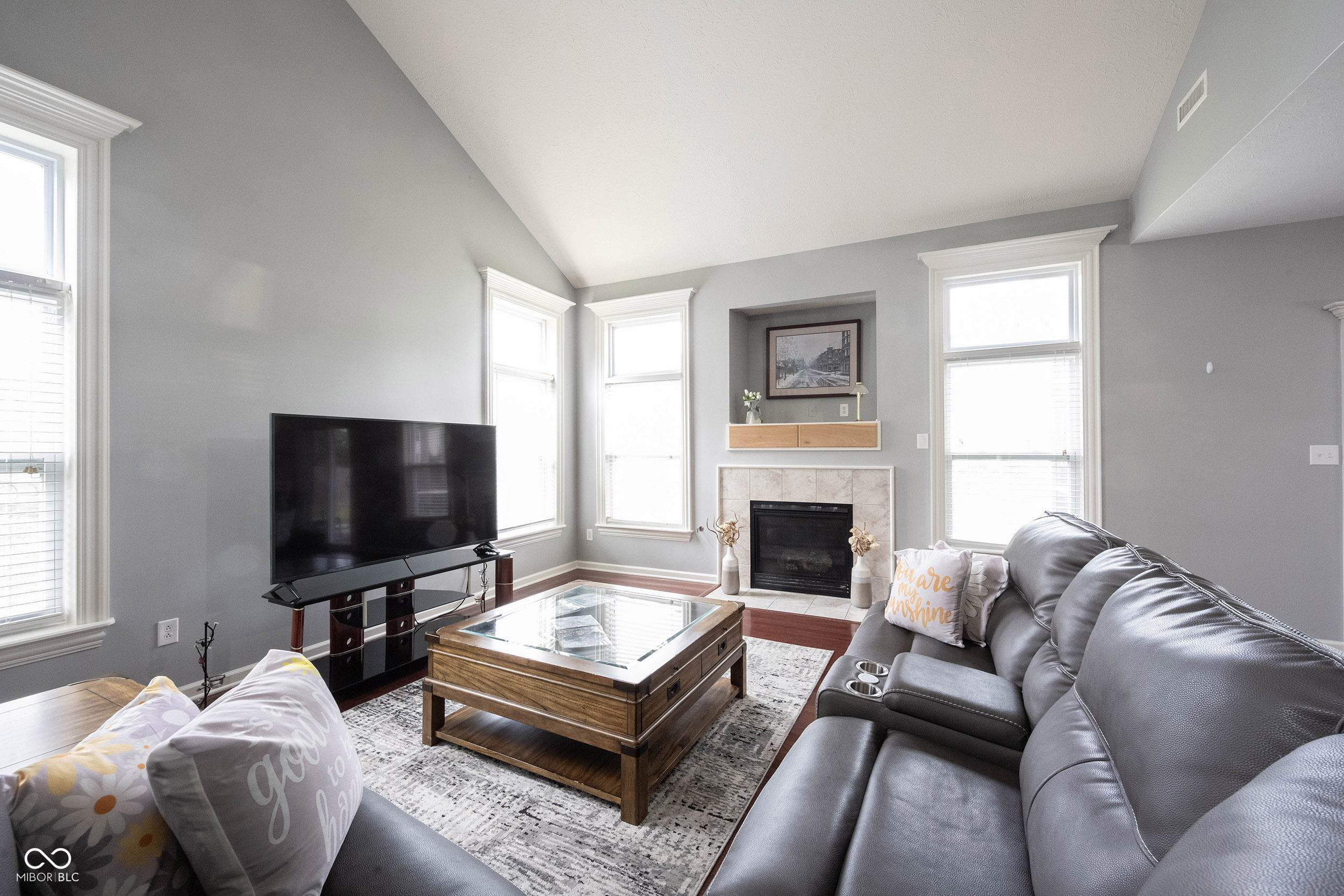 8748 N Autumnview Drive