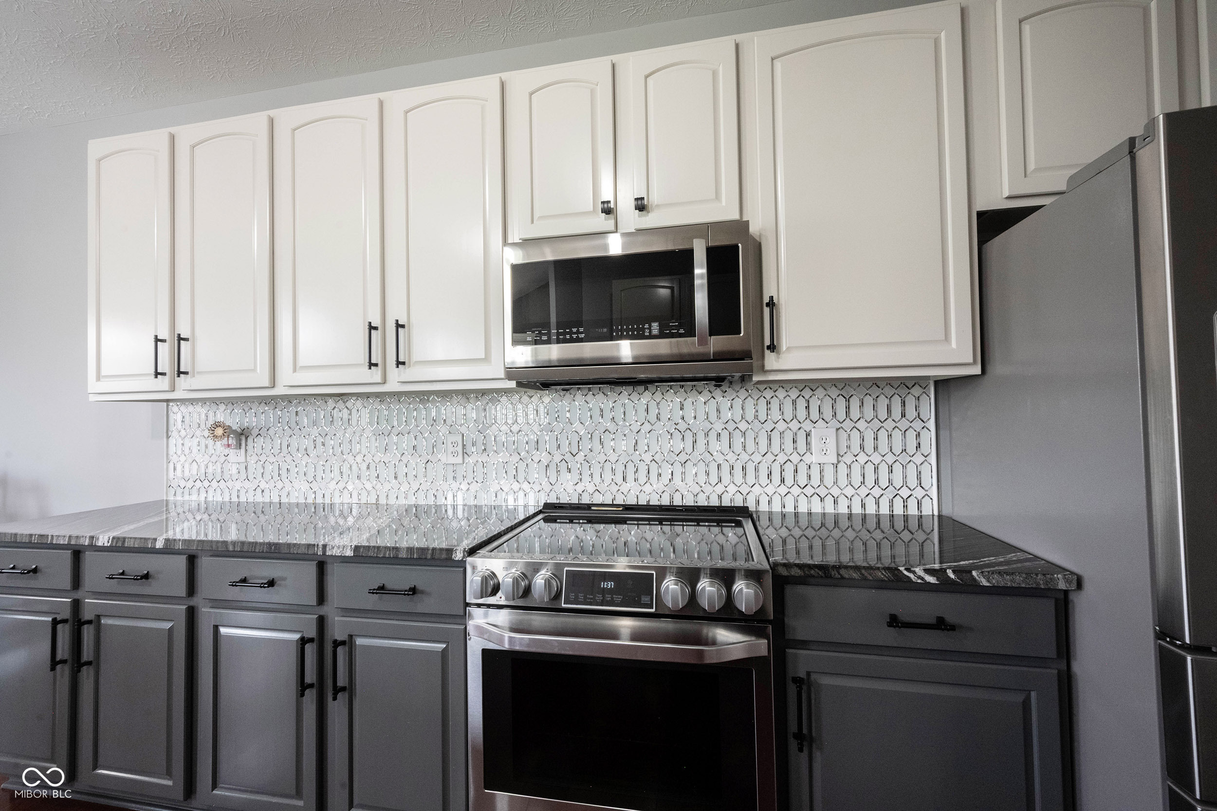 8748 N Autumnview Drive