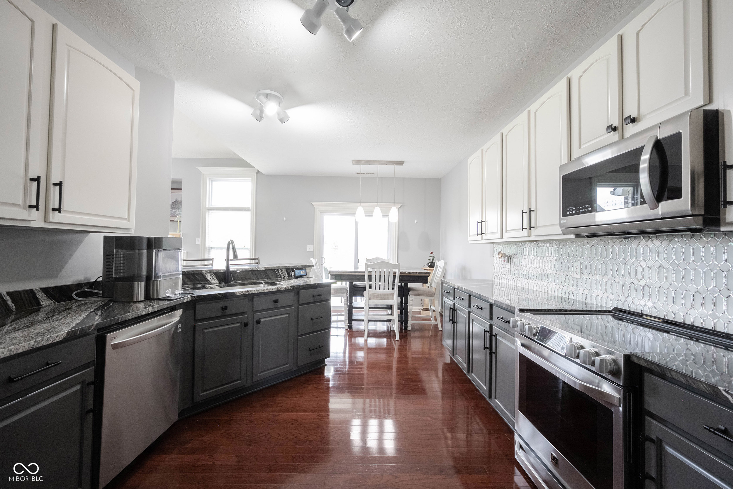 8748 N Autumnview Drive