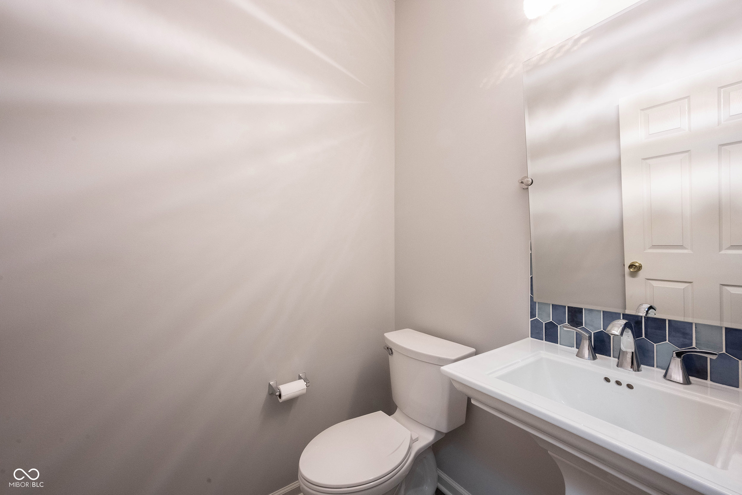 8748 N Autumnview Drive