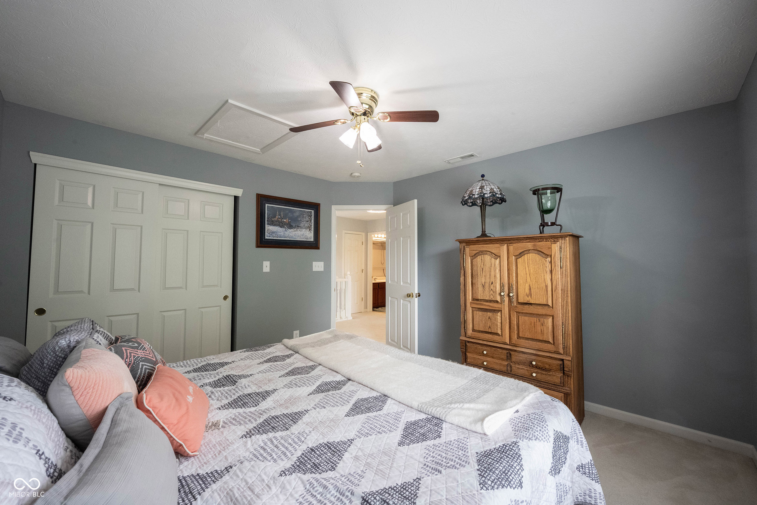 8748 N Autumnview Drive