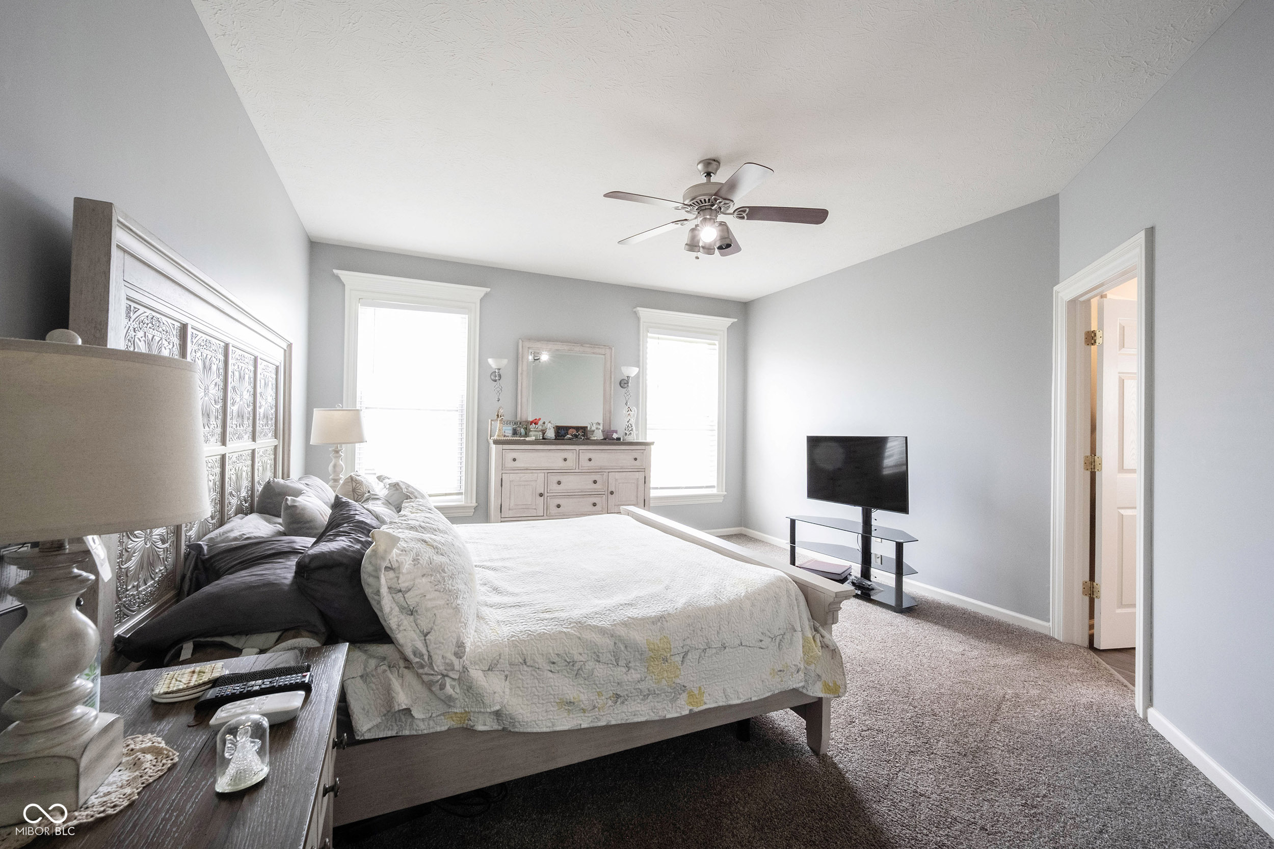 8748 N Autumnview Drive