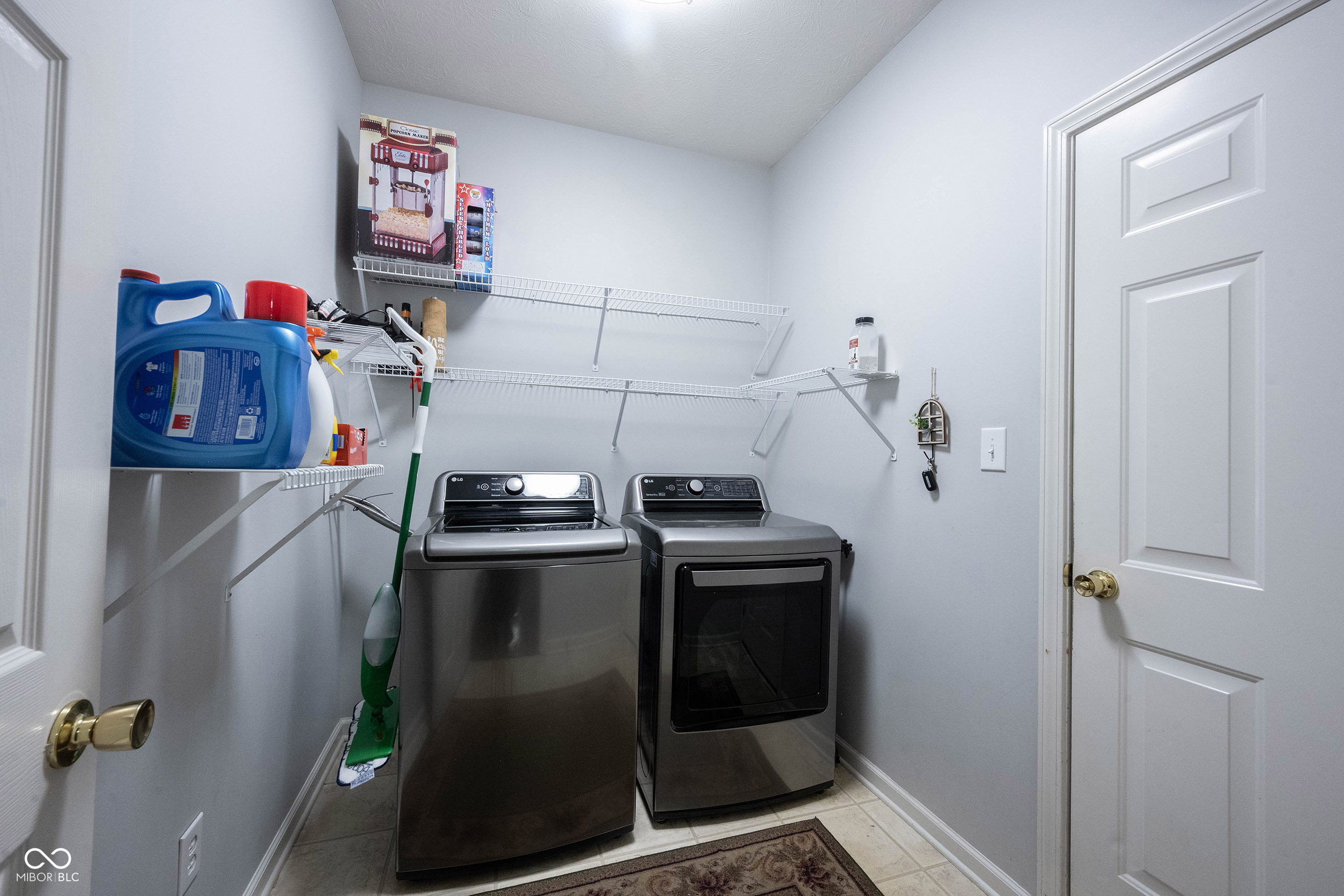 8748 N Autumnview Drive