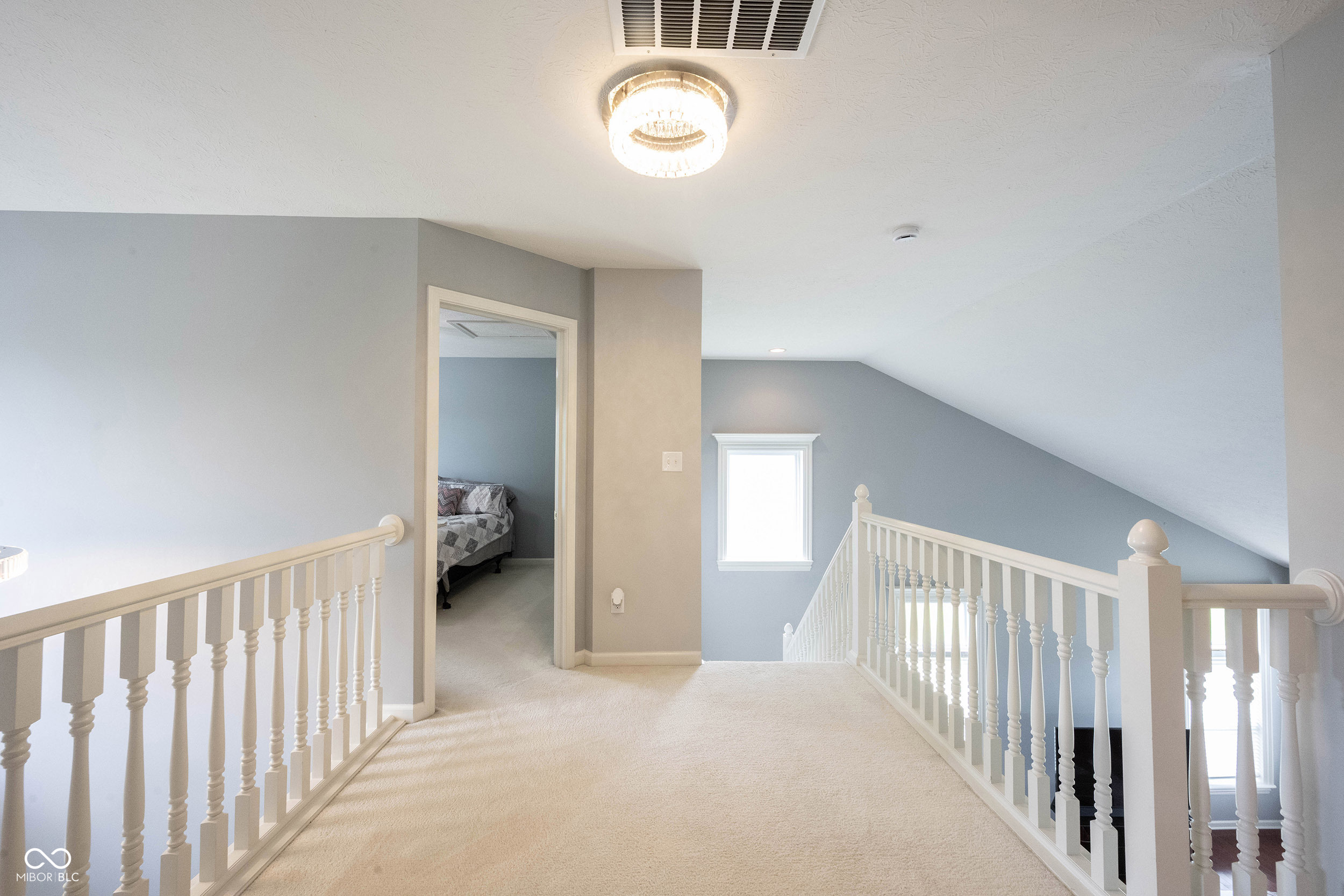 8748 N Autumnview Drive