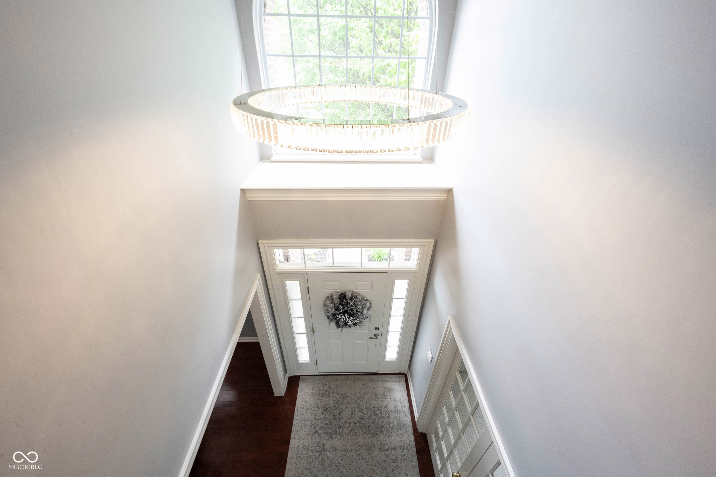 8748 N Autumnview Drive