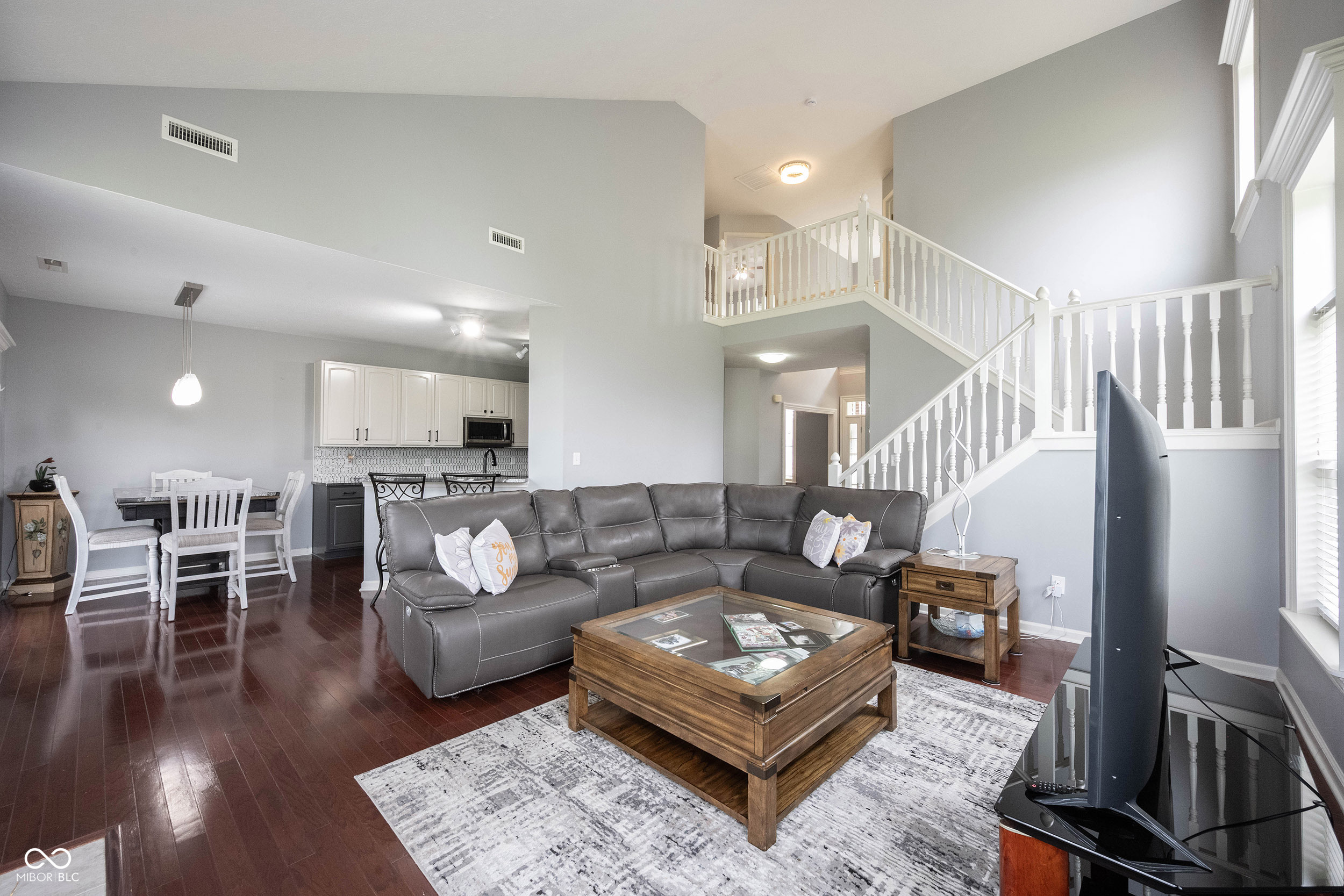 8748 N Autumnview Drive