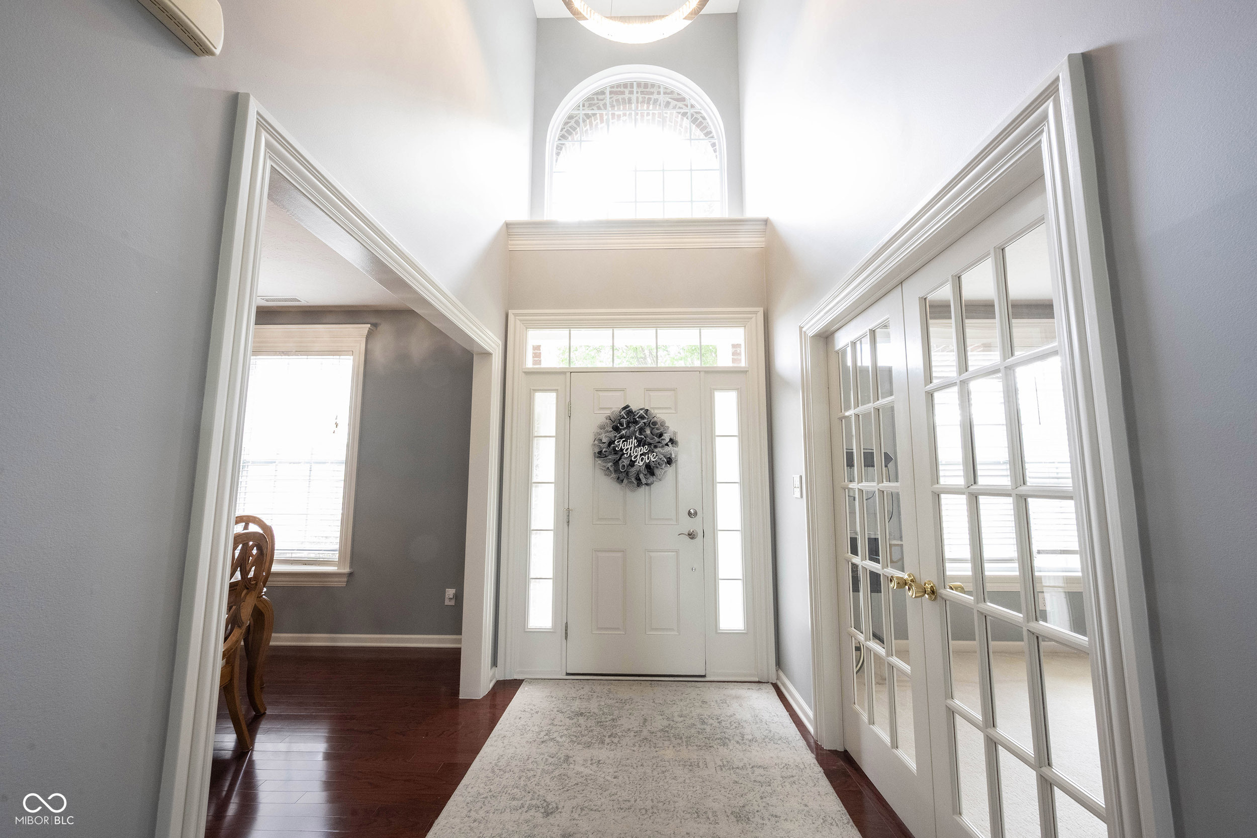 8748 N Autumnview Drive