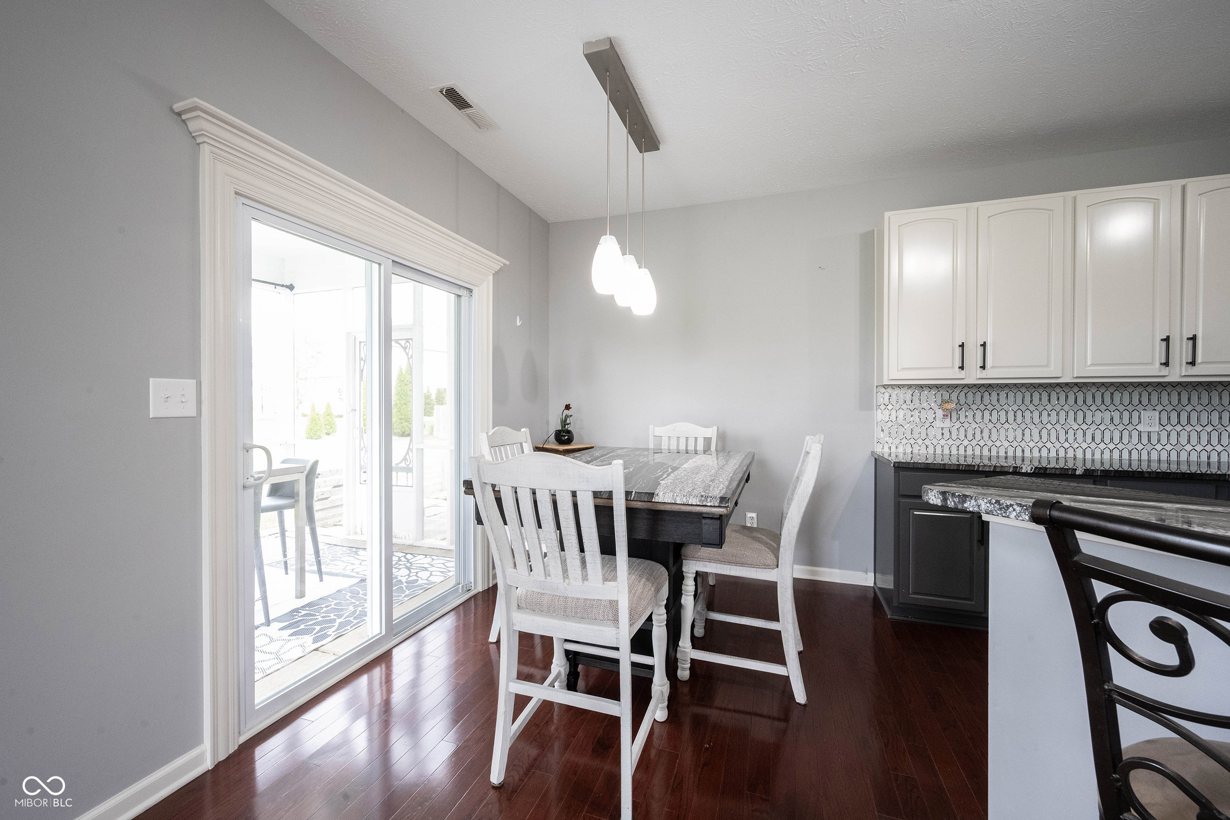 8748 N Autumnview Drive