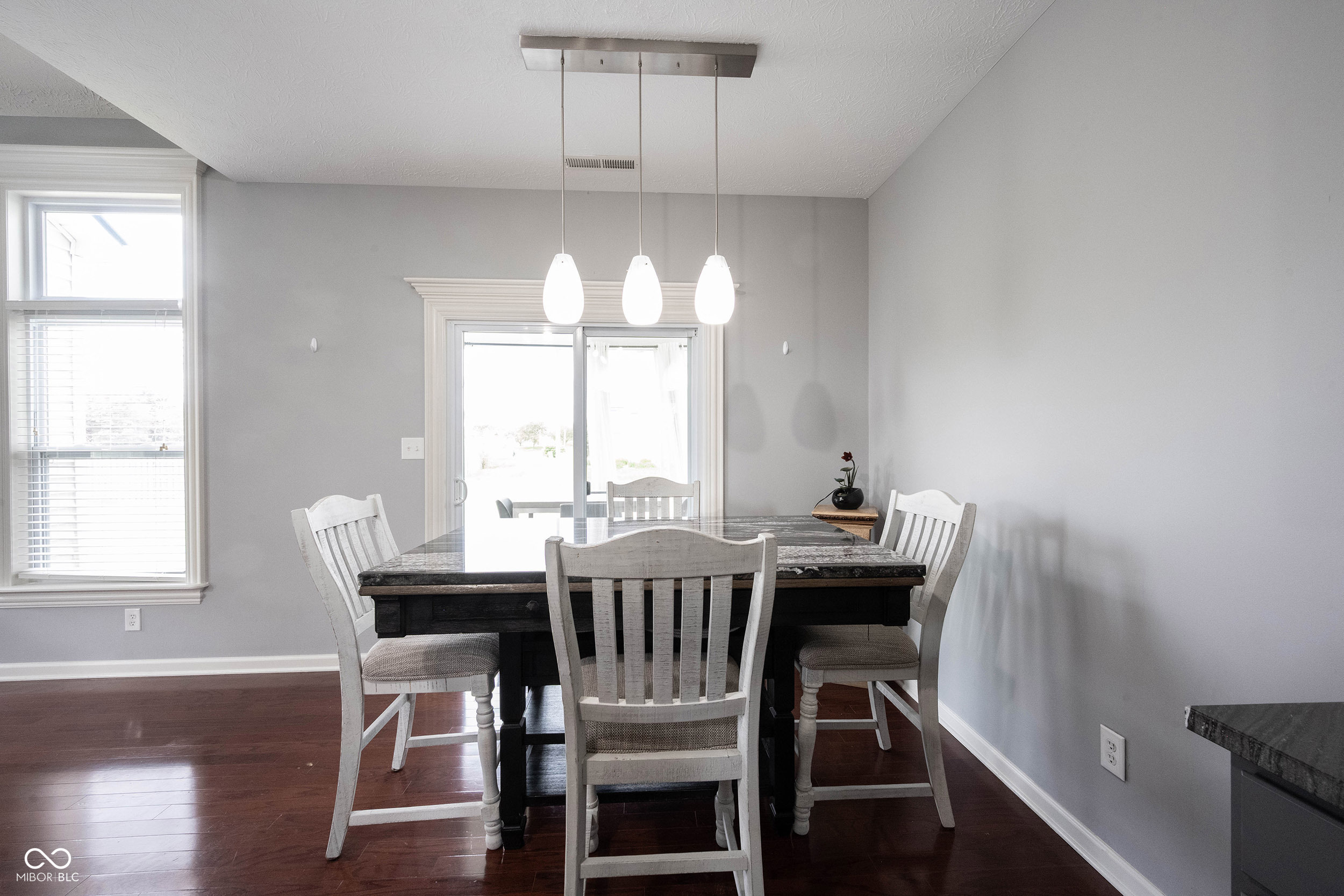 8748 N Autumnview Drive