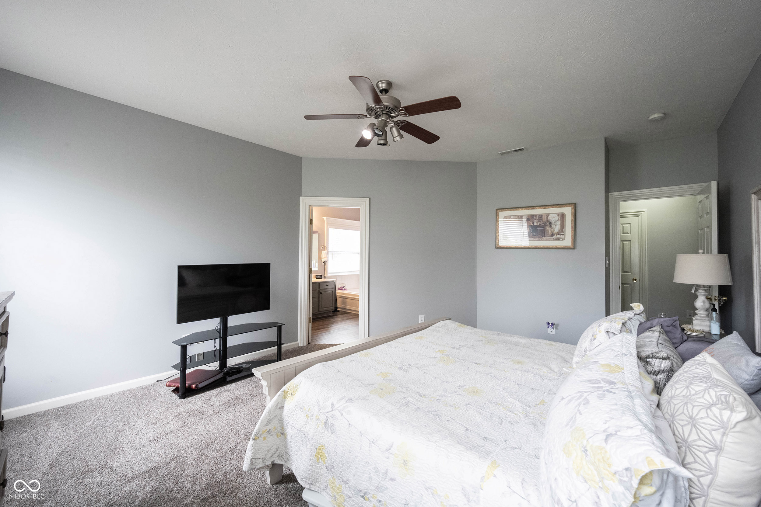 8748 N Autumnview Drive