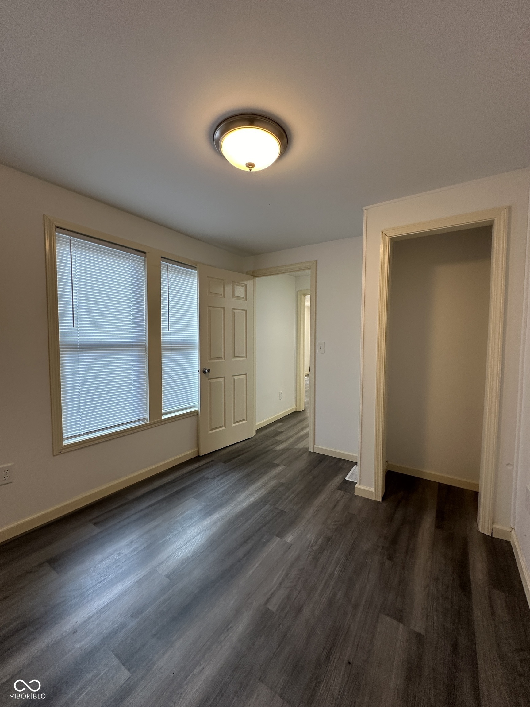 1122 E 27th Street