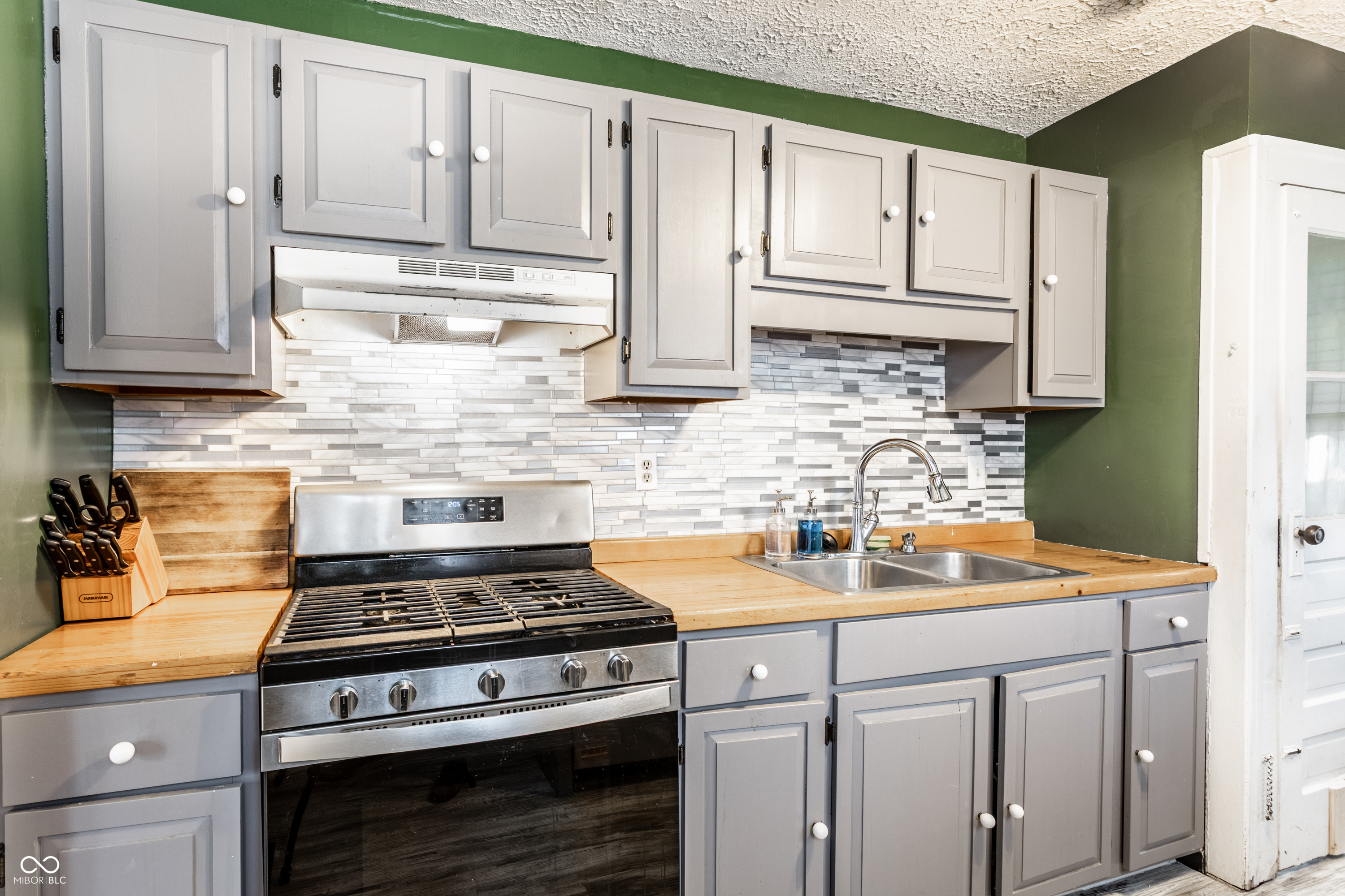 1030 N Butler Avenue