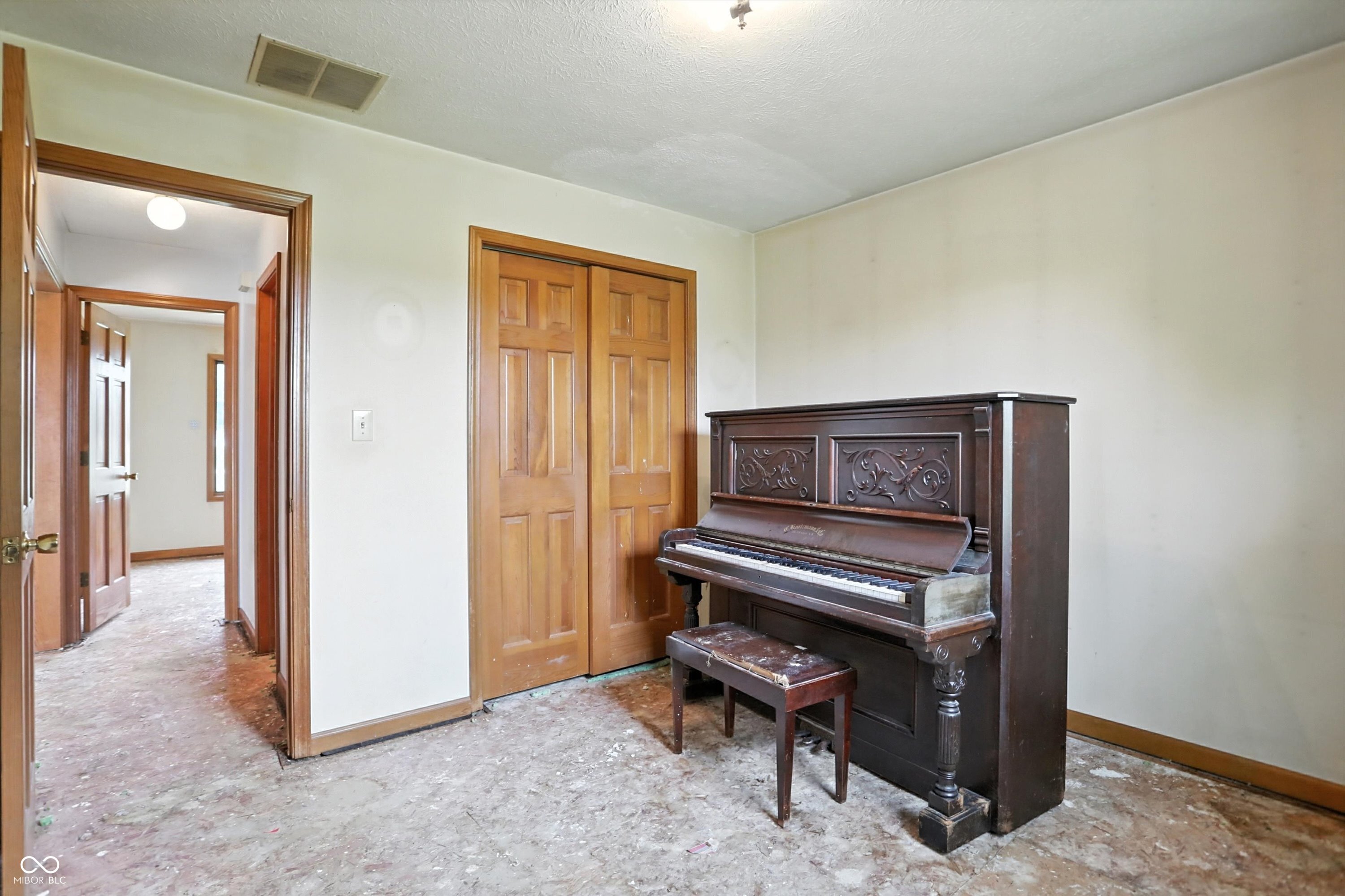 8163 N Frontage Road