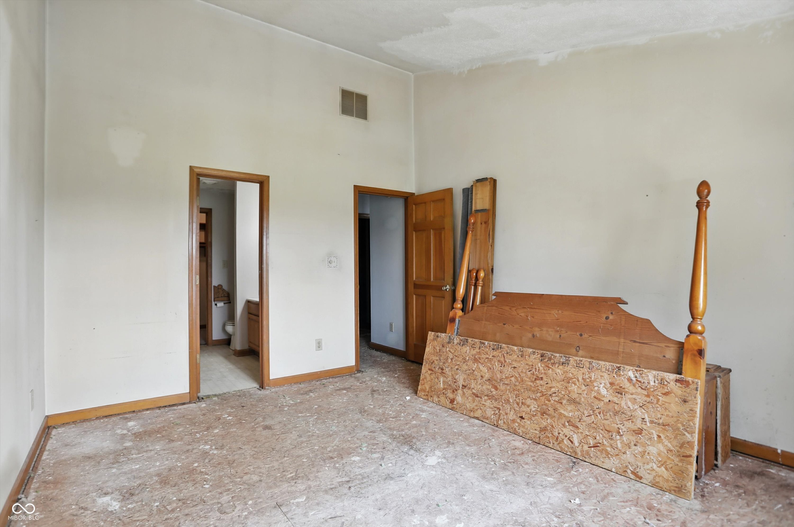 8163 N Frontage Road